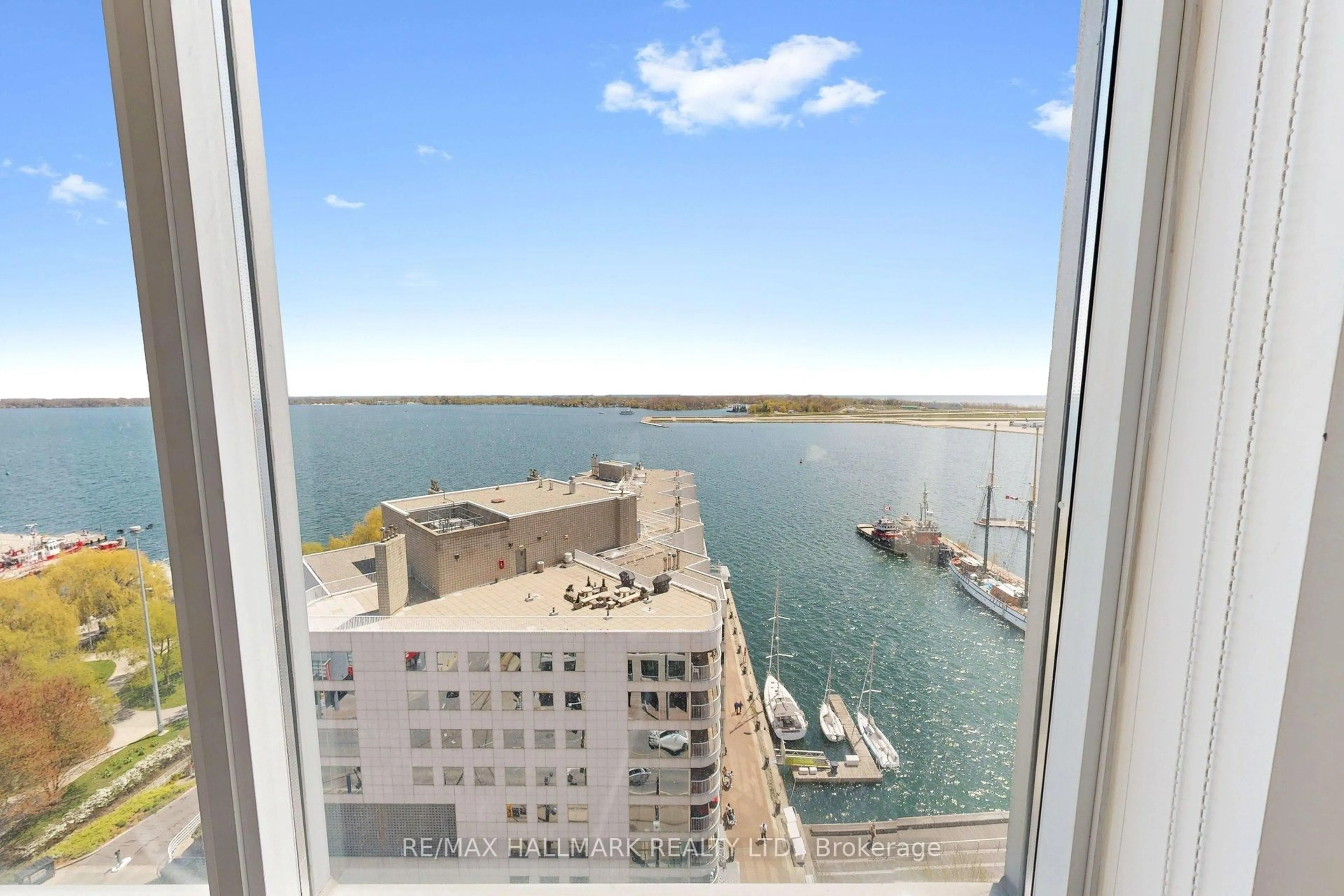 Balcony in the apartment, water/lake/river/ocean view for 410 Queens Quay #1516, Toronto Ontario M5V 3T1