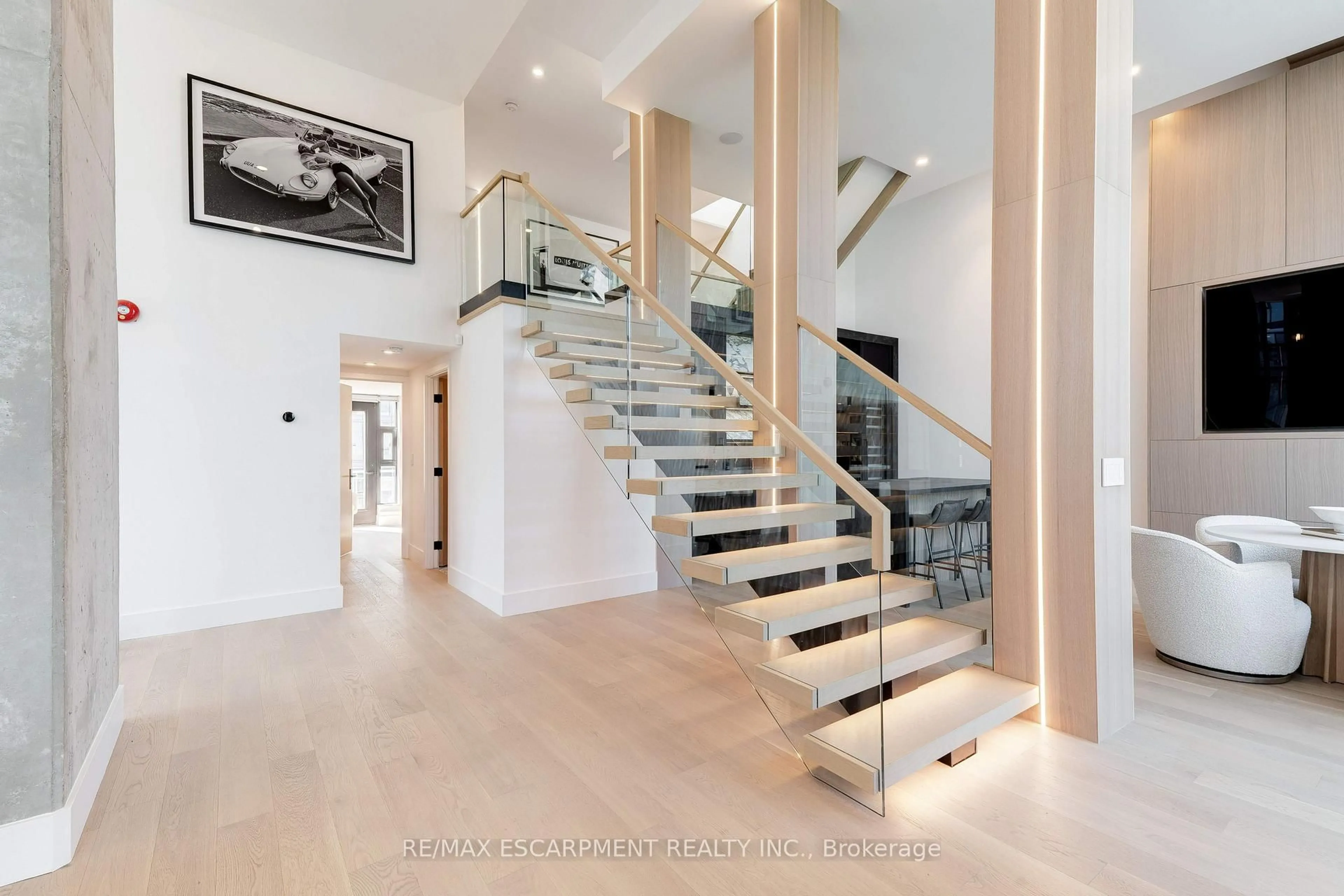 Stairs for 20 Niagara St #PH1, Toronto Ontario M5V 3L8