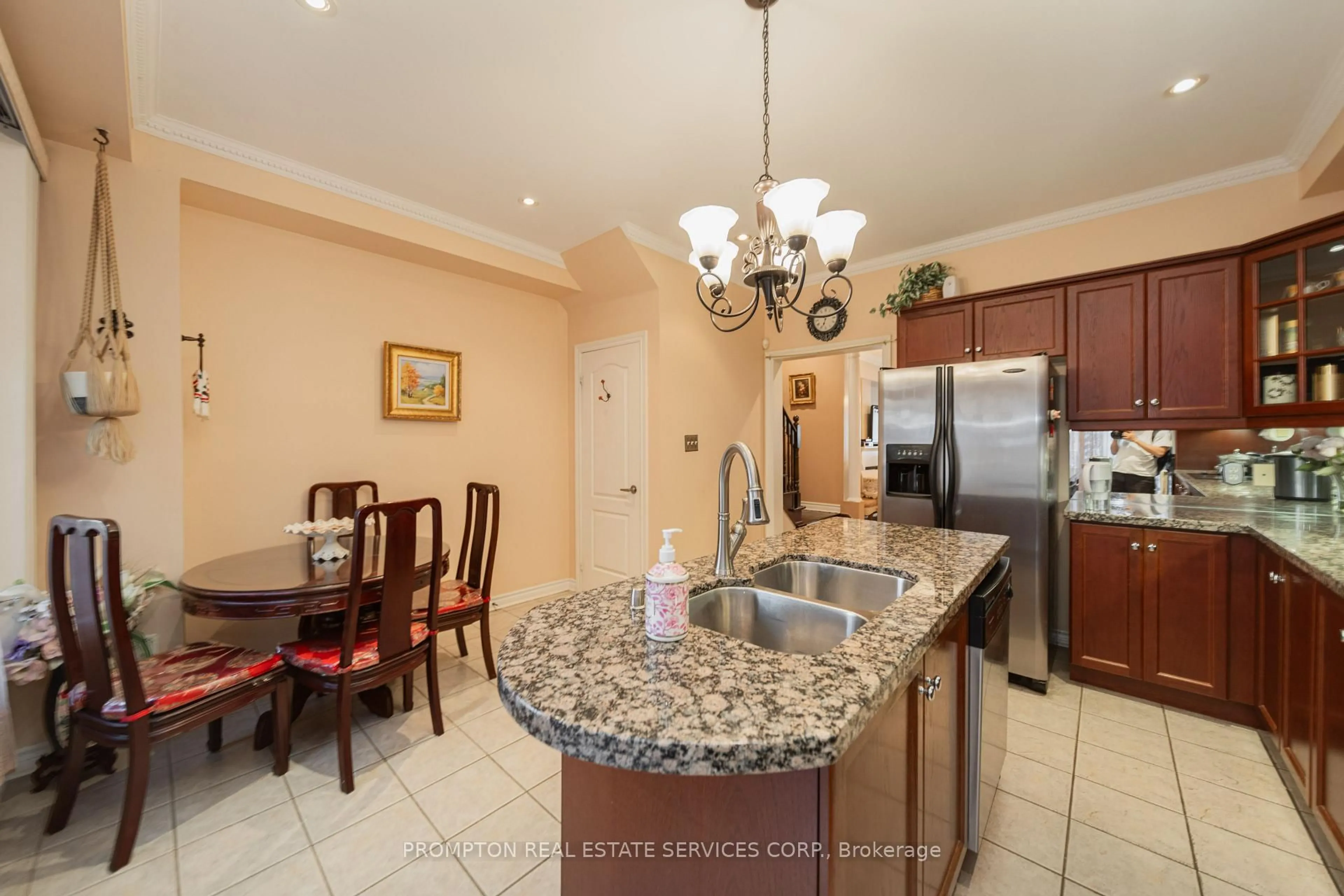 Unknown for 25 Routliffe Lane, Toronto Ontario M2N 0A5