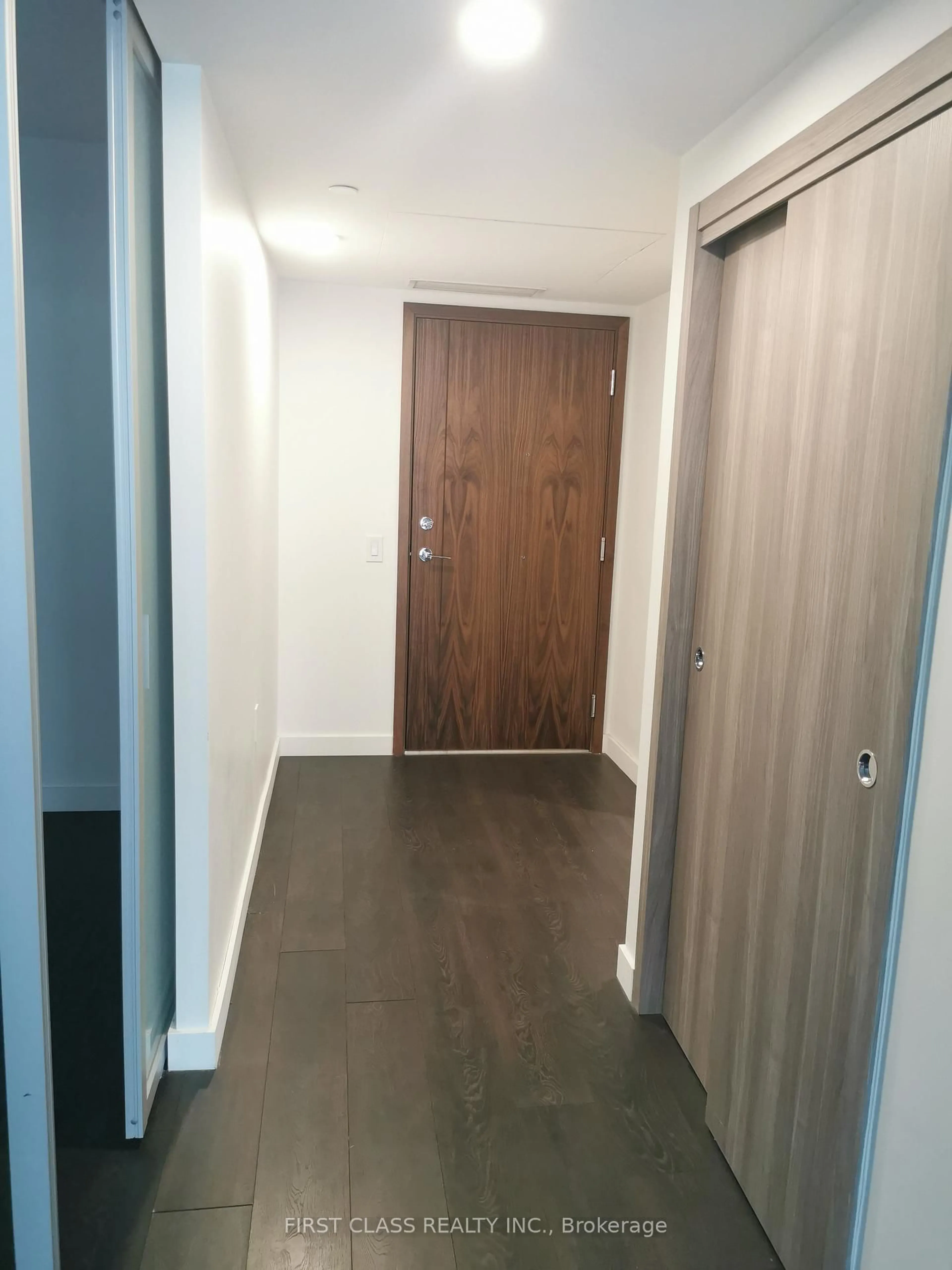 Indoor foyer for 38 Widmer St #710, Toronto Ontario M5V 2E9