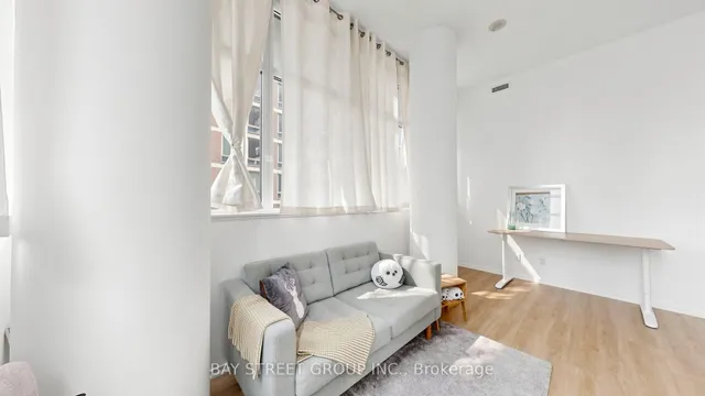 75 St Nicholas St #311, Toronto 4