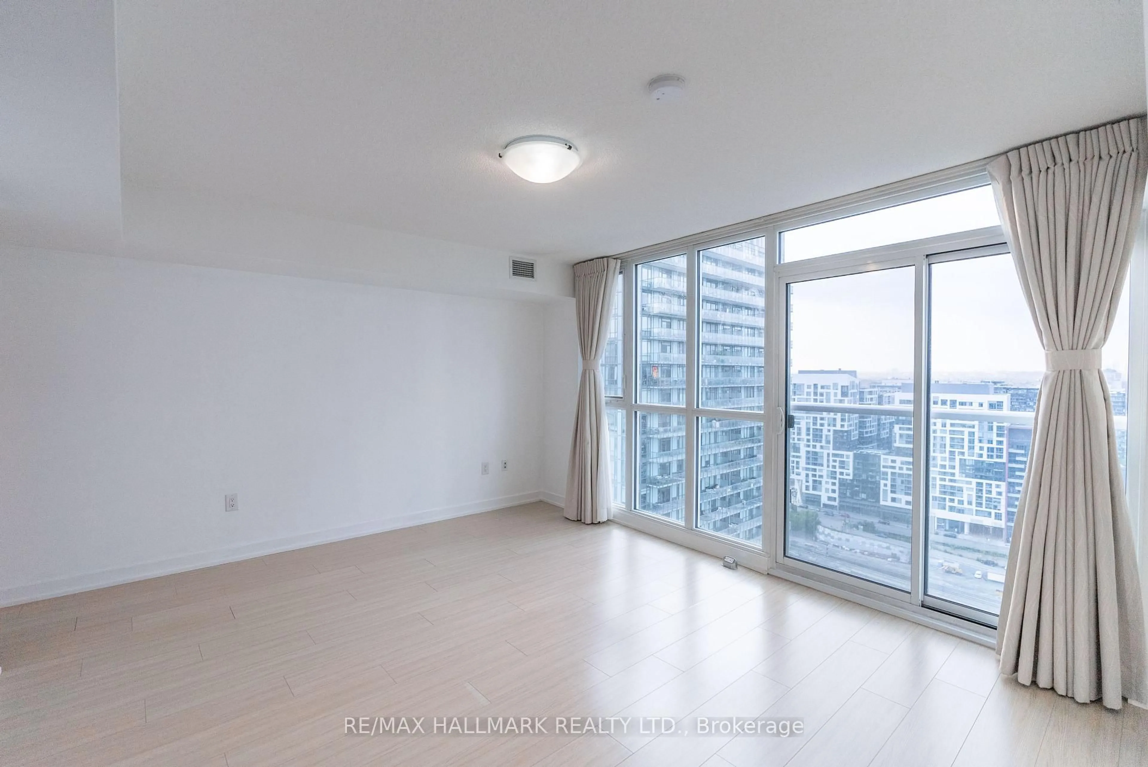 A pic of a room for 85 Queens Wharf Rd #2908, Toronto Ontario M5V 0J9