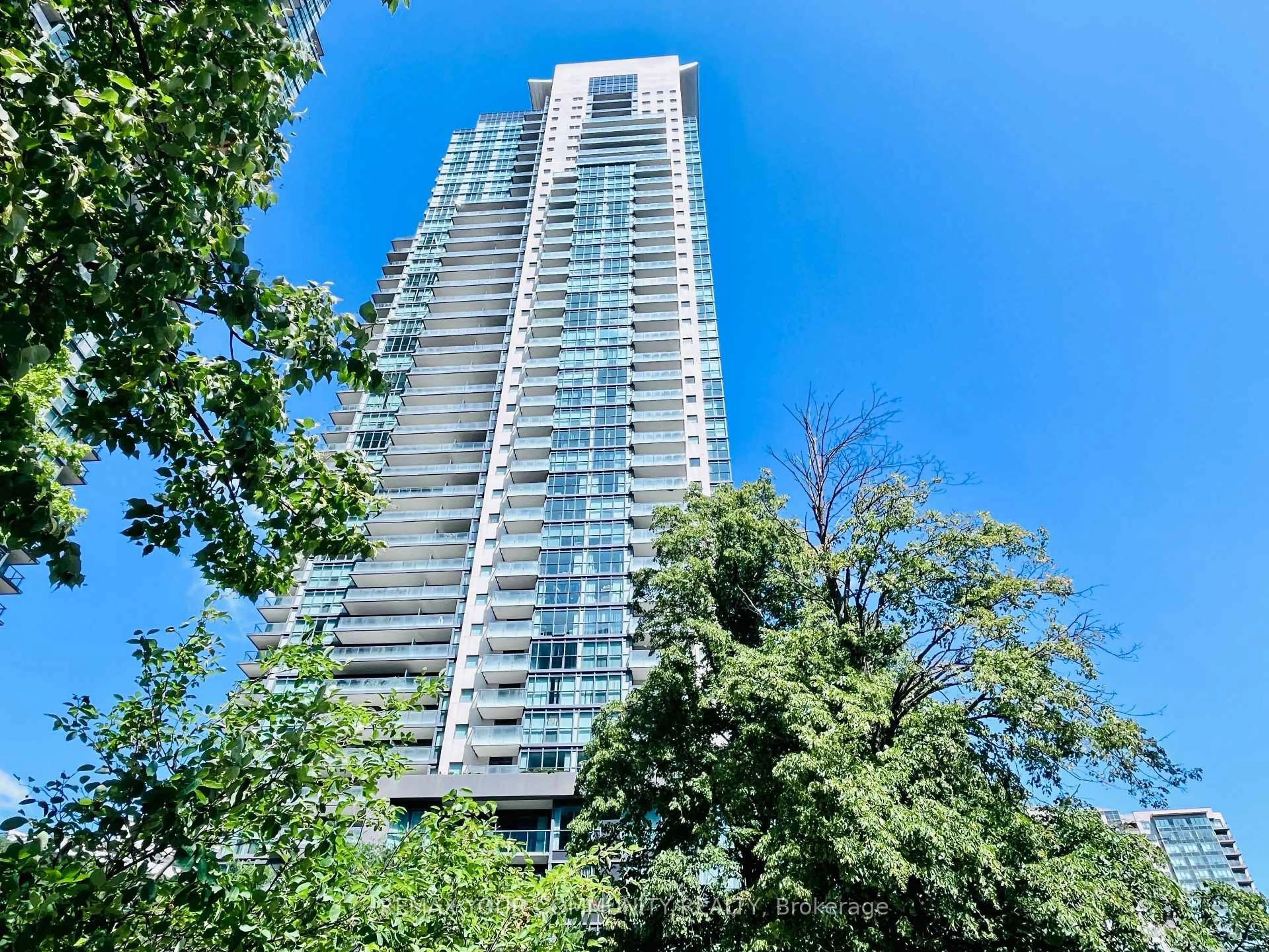 A pic from outside/outdoor area/front of a property/back of a property/a pic from drone, building for 5168 Yonge St #3201, Toronto Ontario M2N 0G1