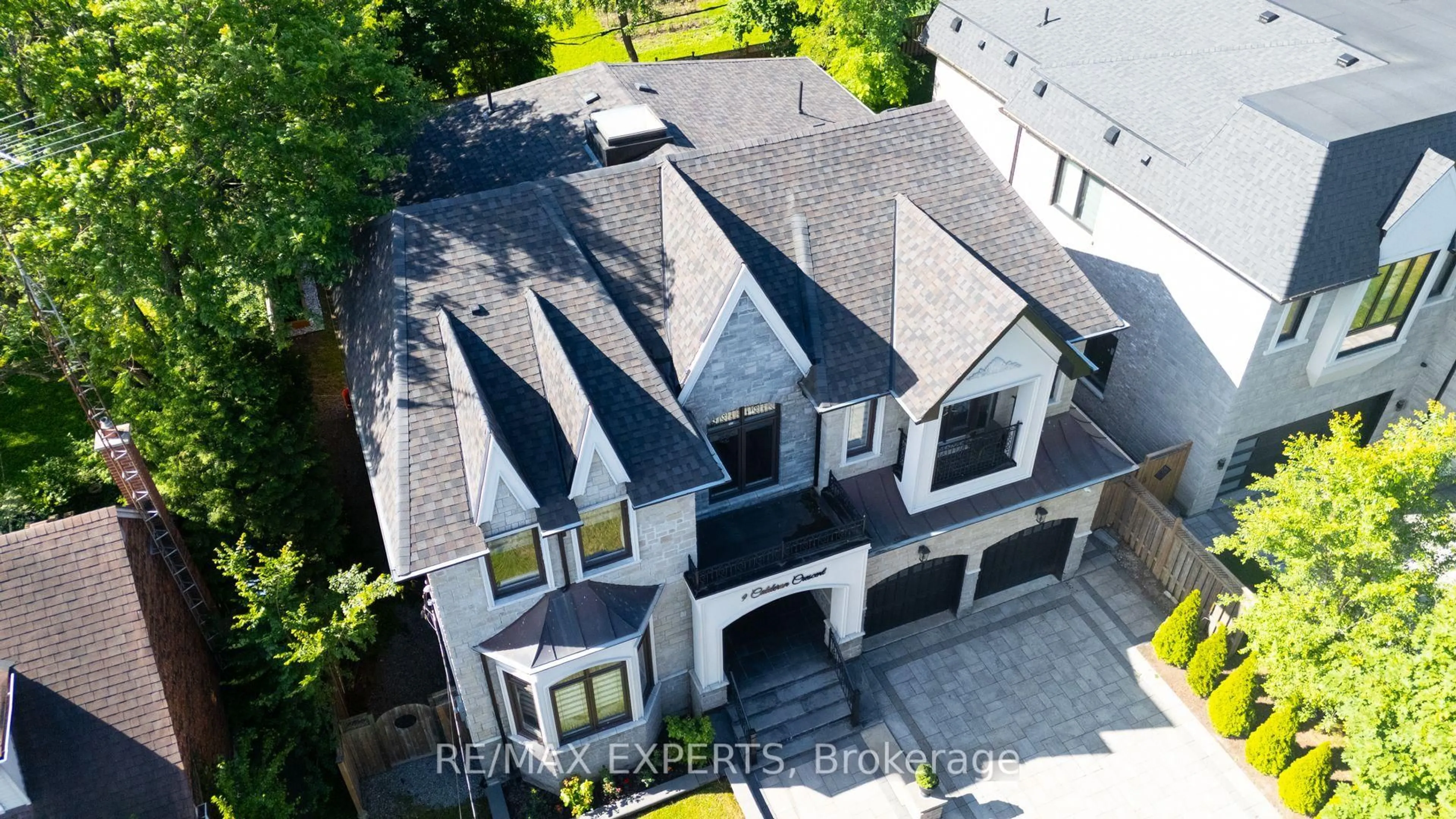 A pic from outside/outdoor area/front of a property/back of a property/a pic from drone, unknown for 9 Calderon Cres, Toronto Ontario M2R 2E4