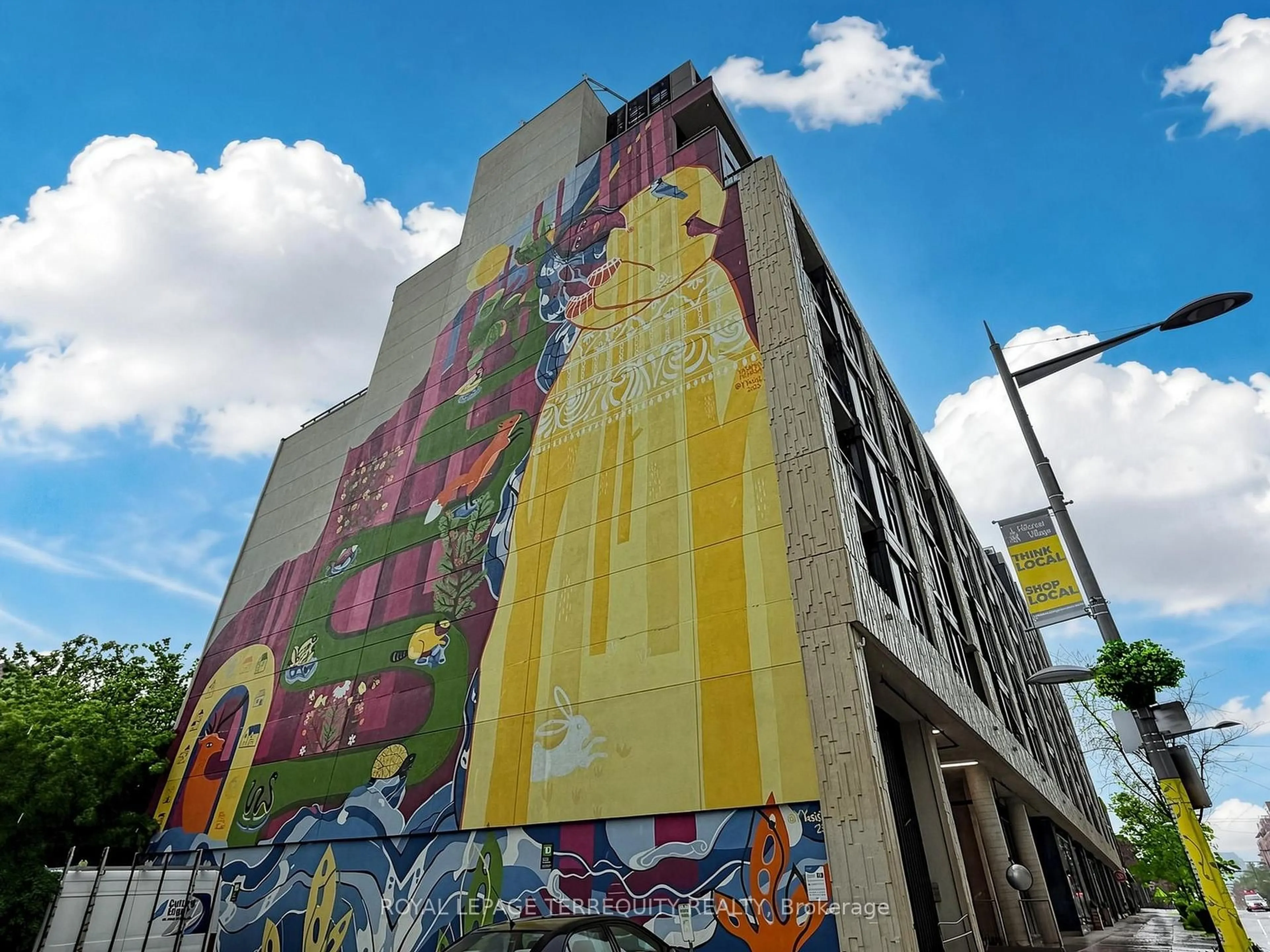 Unknown for 840 St Clair Ave #612, Toronto Ontario M6C 0A4