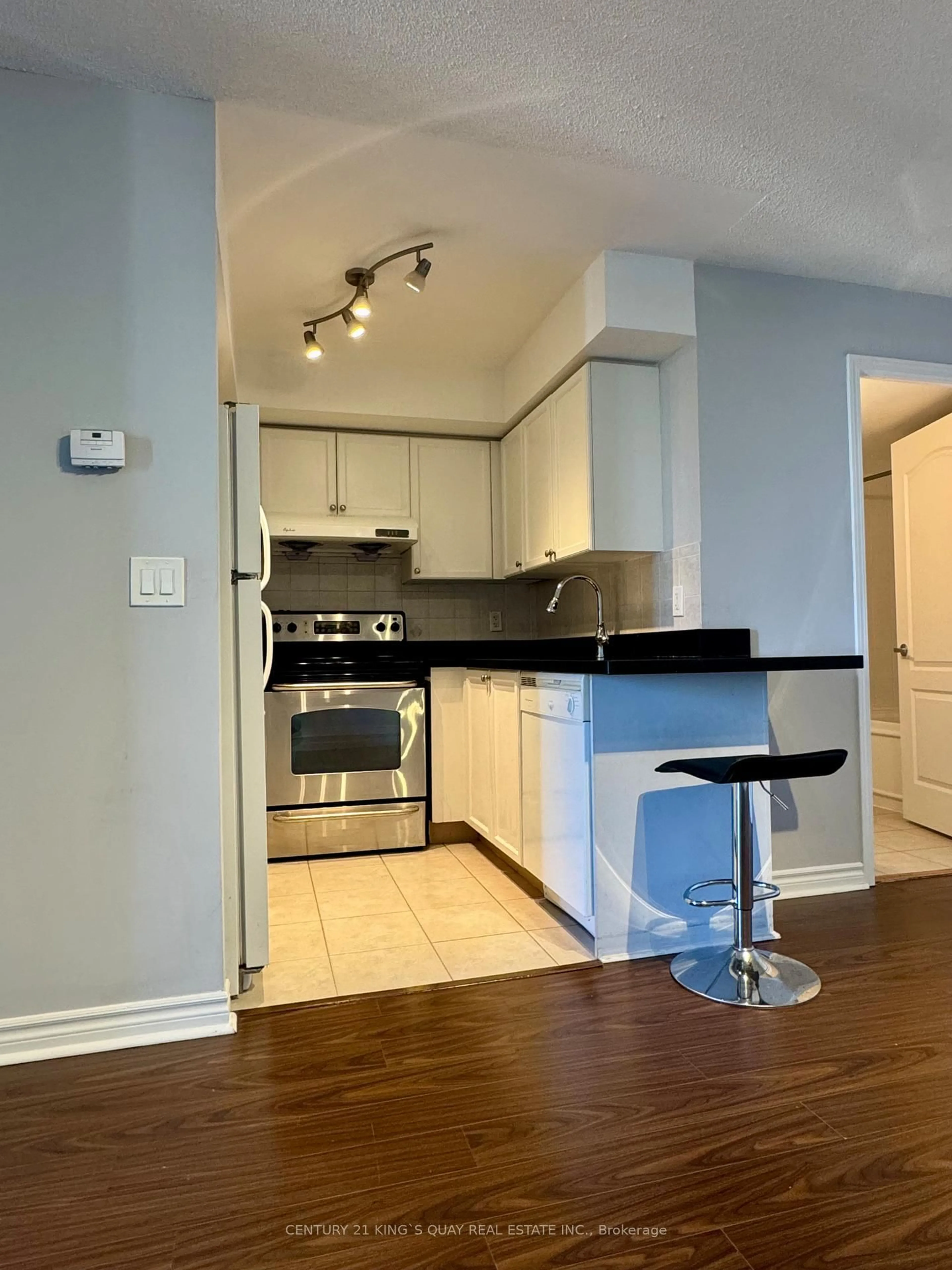 Open concept kitchen, unknown for 17 Barberry Pl #2006, Toronto Ontario M2K 3E2