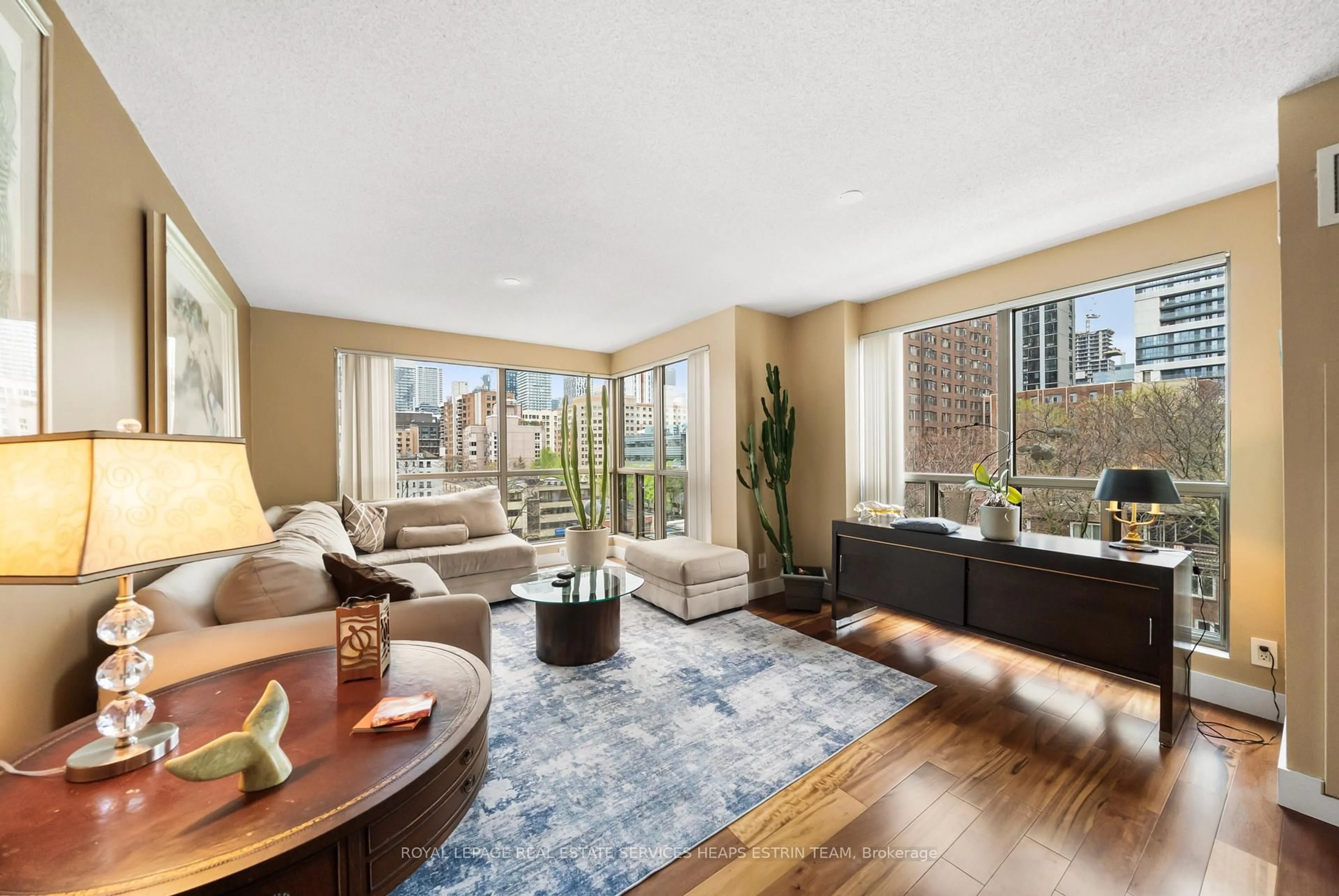 Living room with furniture, unknown for 298 Jarvis St #507, Toronto Ontario M5B 2M4