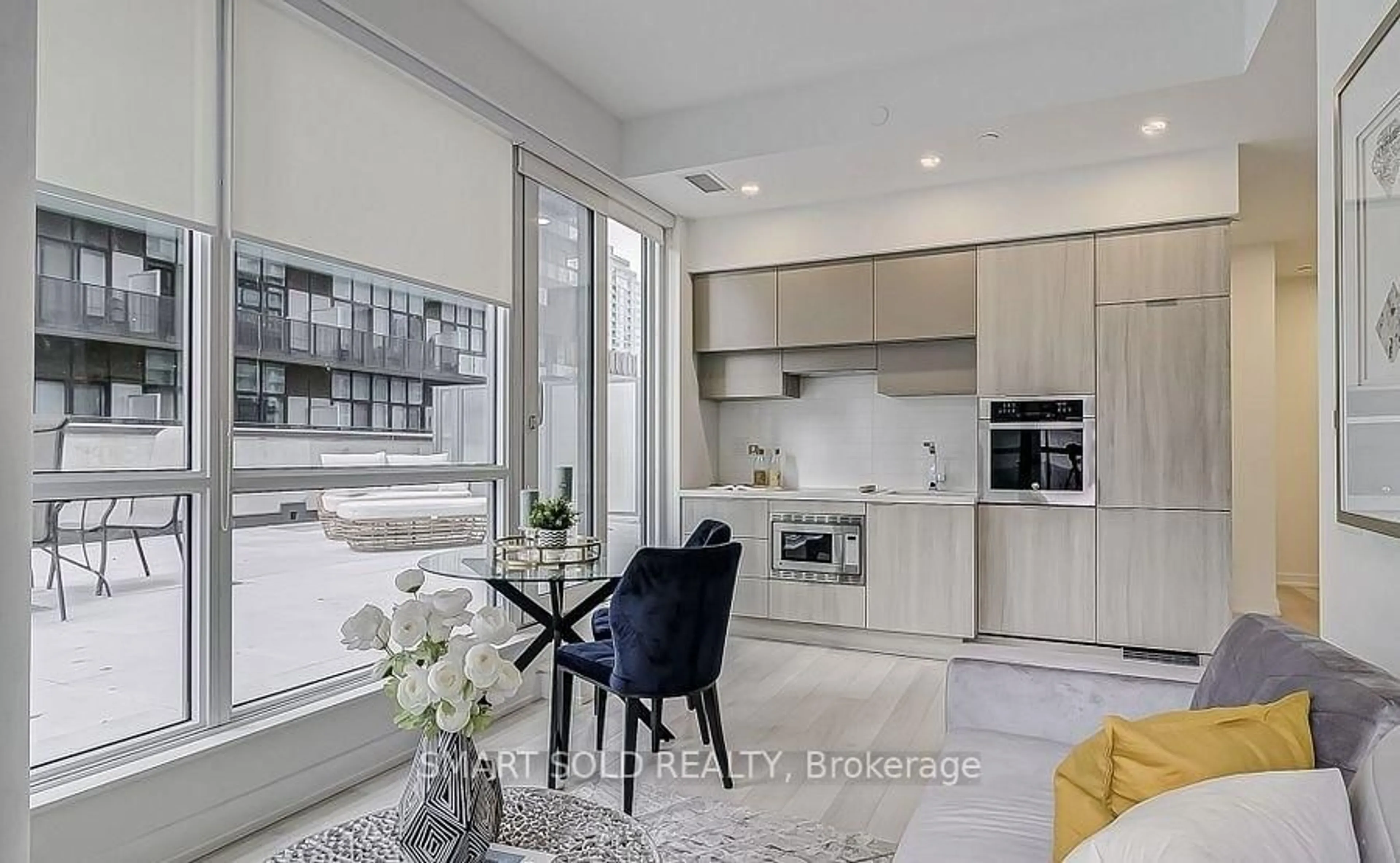 Open concept kitchen, ceramic/tile floor for 39 Roehampton Ave #505, Toronto Ontario M4P 1P9