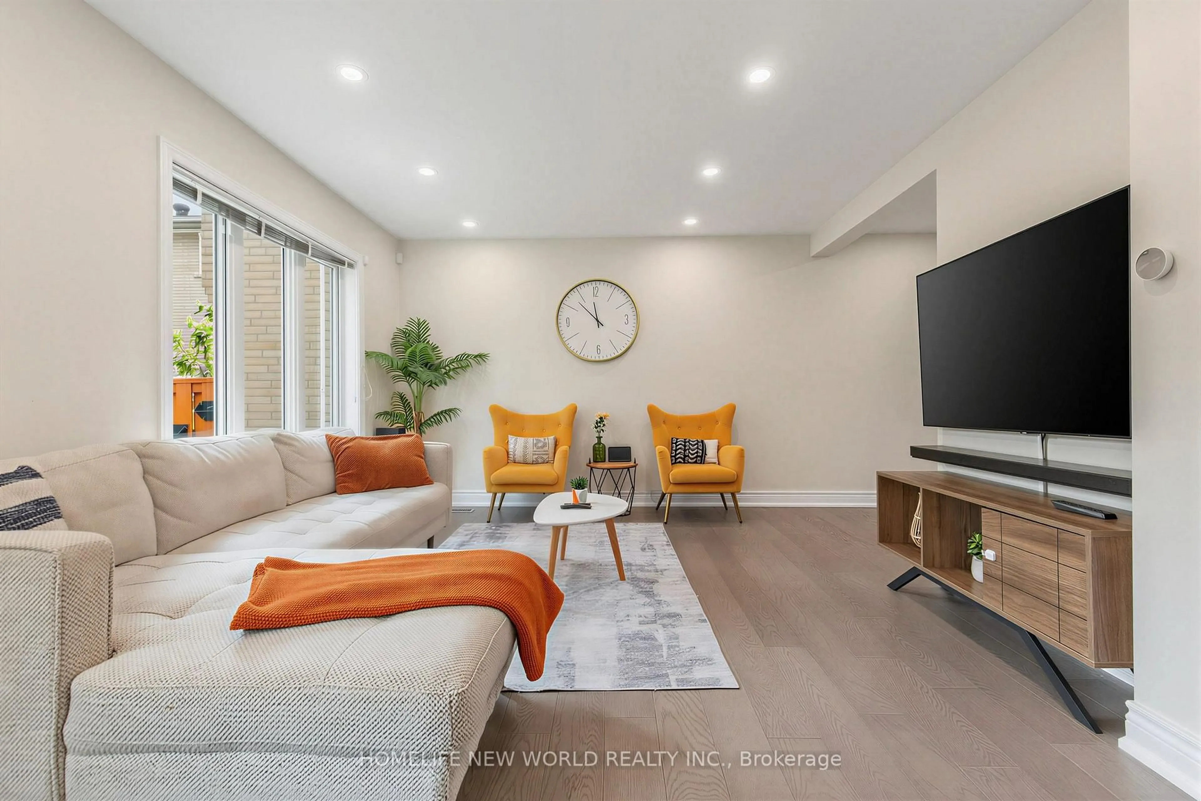 Living room with furniture, unknown for 19 Liszt Gate #306, Toronto Ontario M2H 1G6
