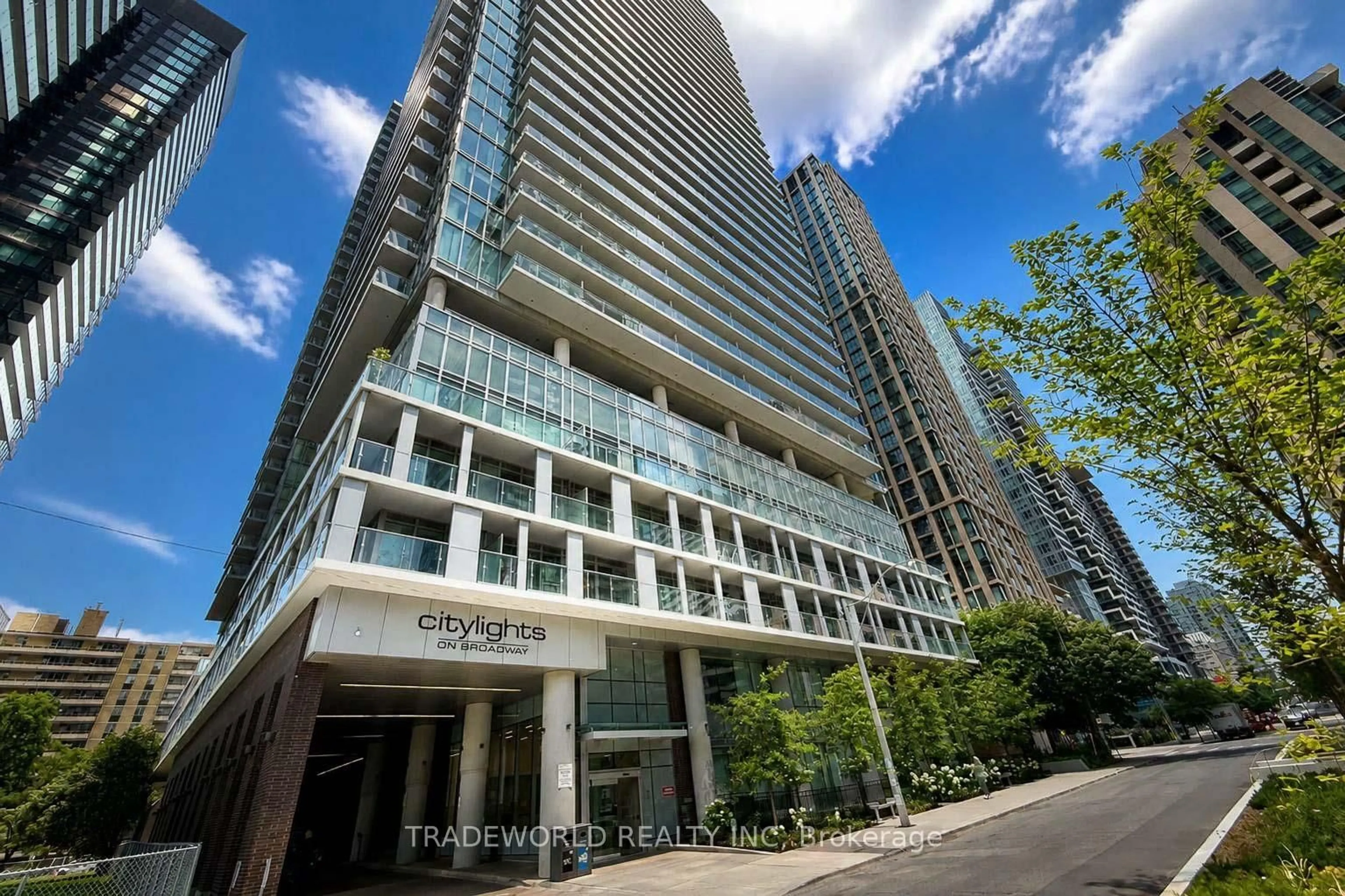 Indoor foyer for 99 Broadway Ave #2308, Toronto Ontario M4P 0E3