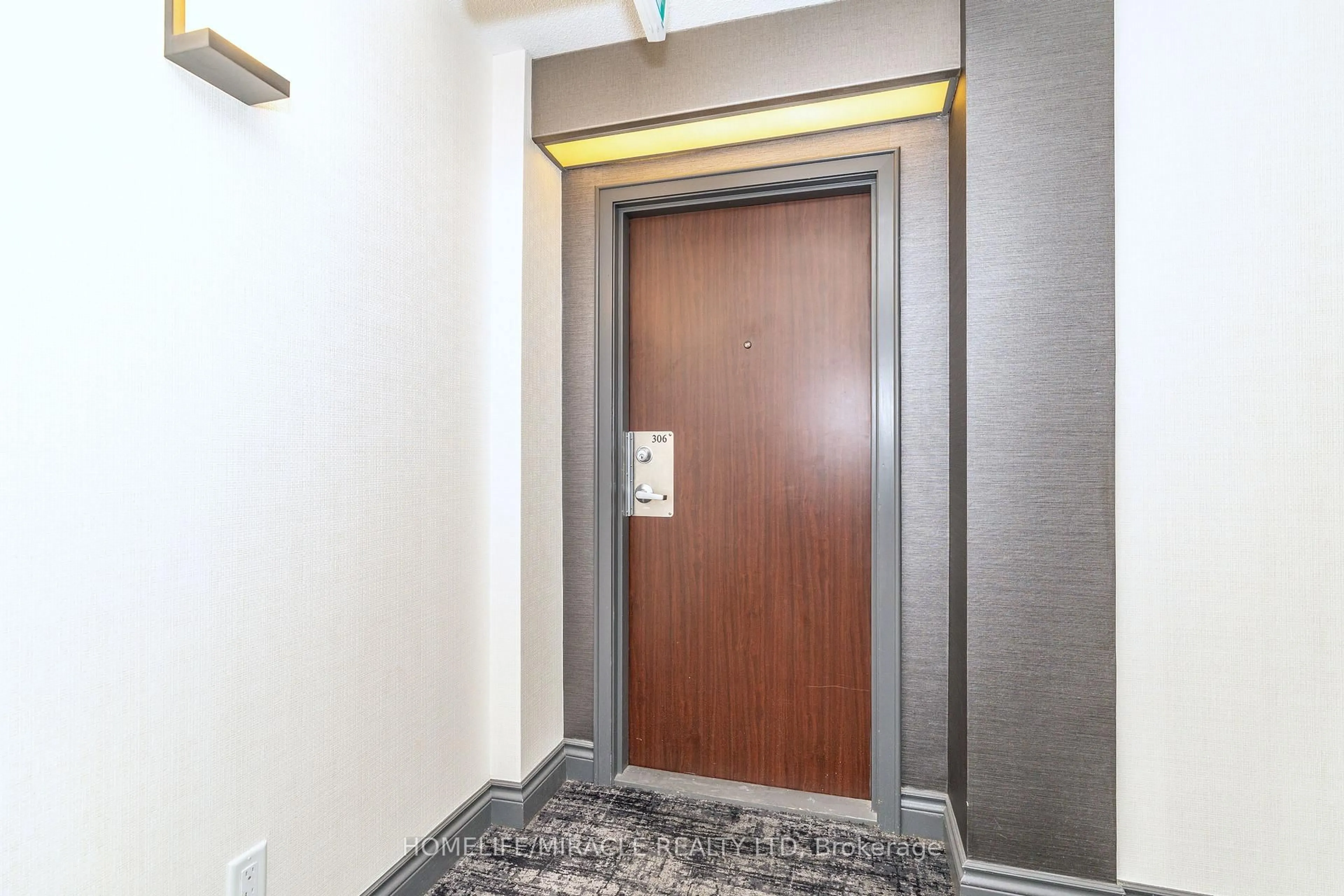 Indoor foyer for 5785 Yonge St #306, Toronto Ontario M2M 4J2