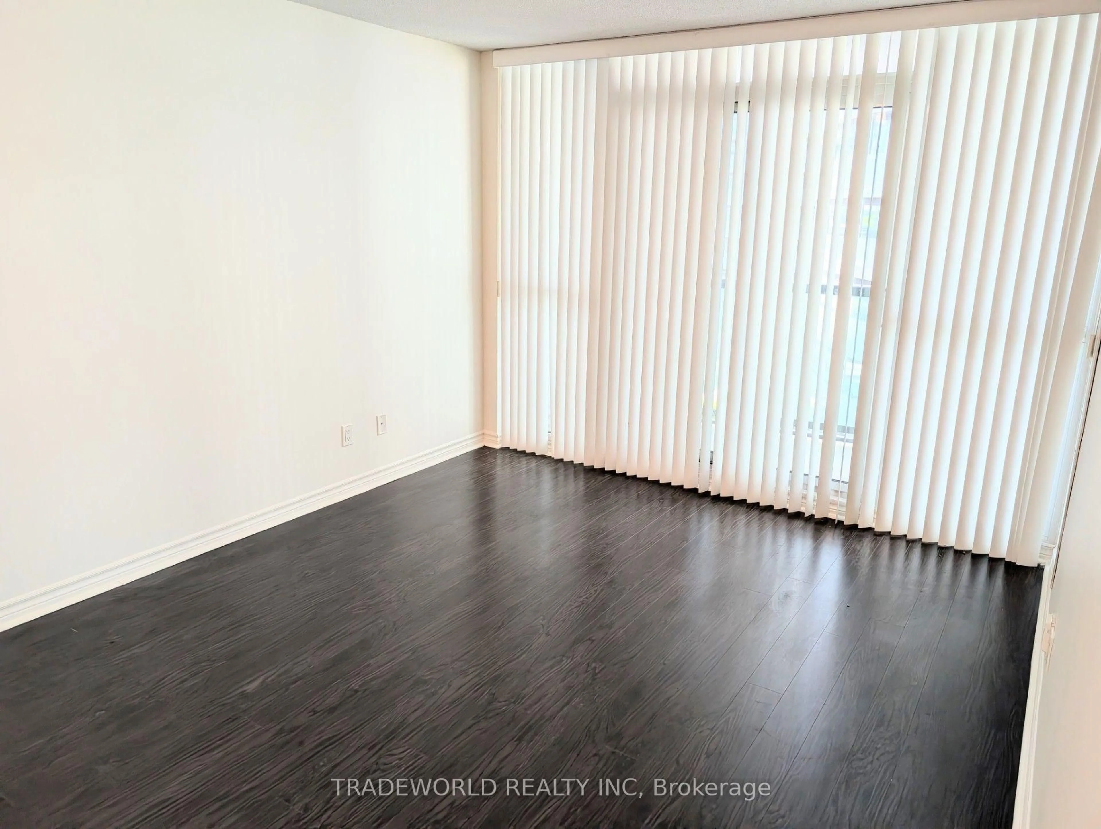 A pic of a room for 19 Grand Trunk Cres #907, Toronto Ontario M5J 3A3