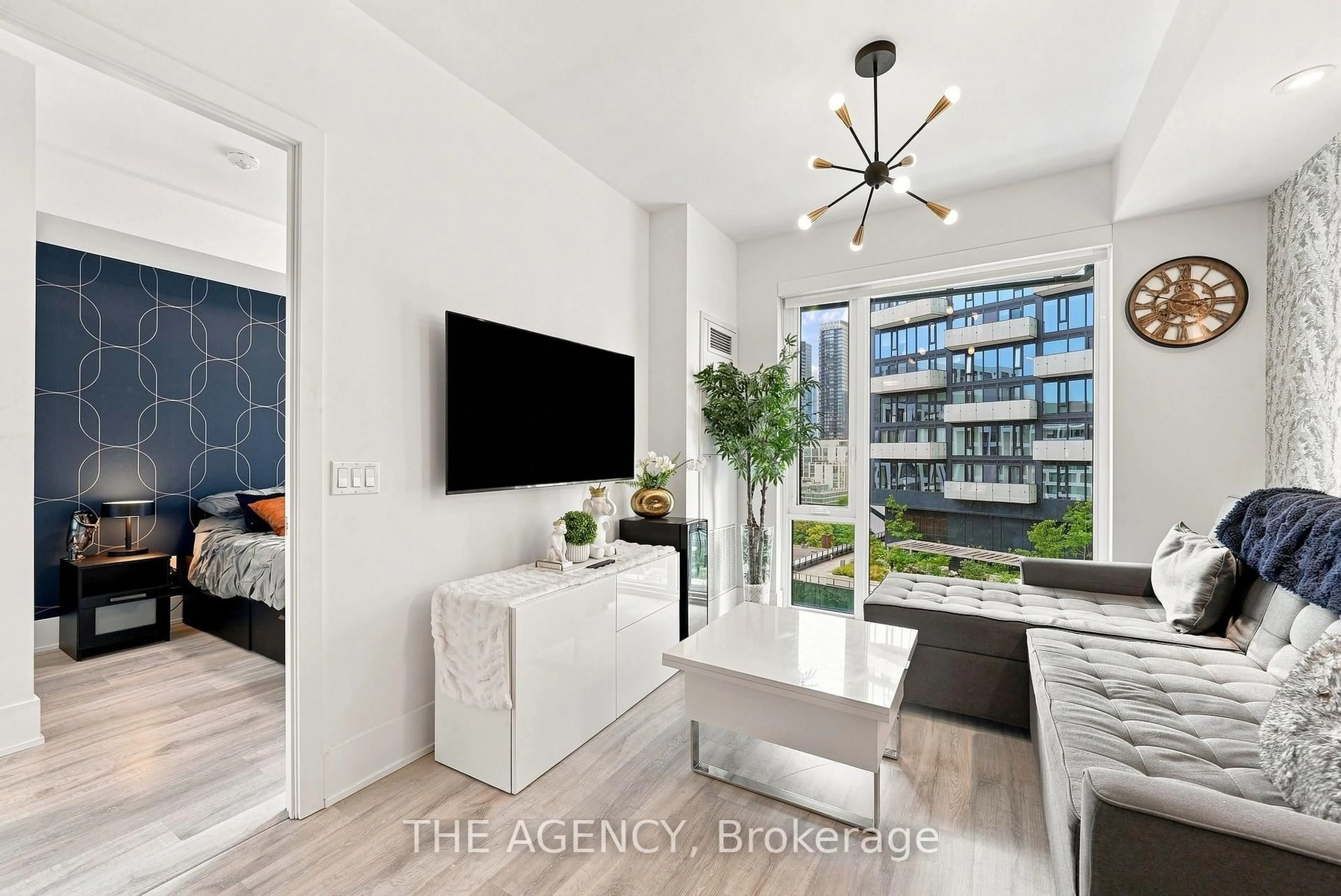 A pic of a room for 470 Front St #907, Toronto Ontario M5V 0V6