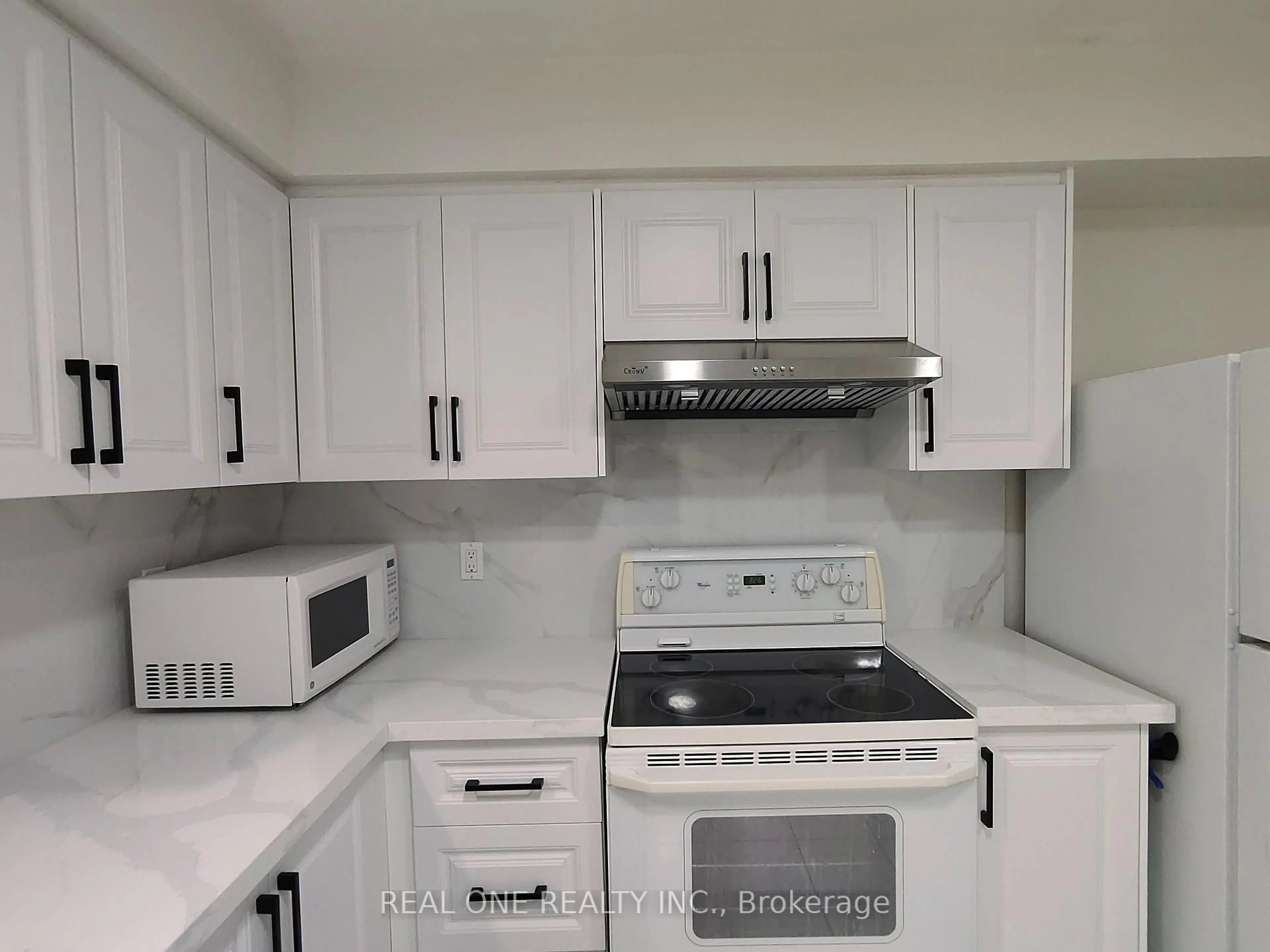 Standard kitchen, unknown for 13 Mallaby Rd, Toronto Ontario M2H 1P3