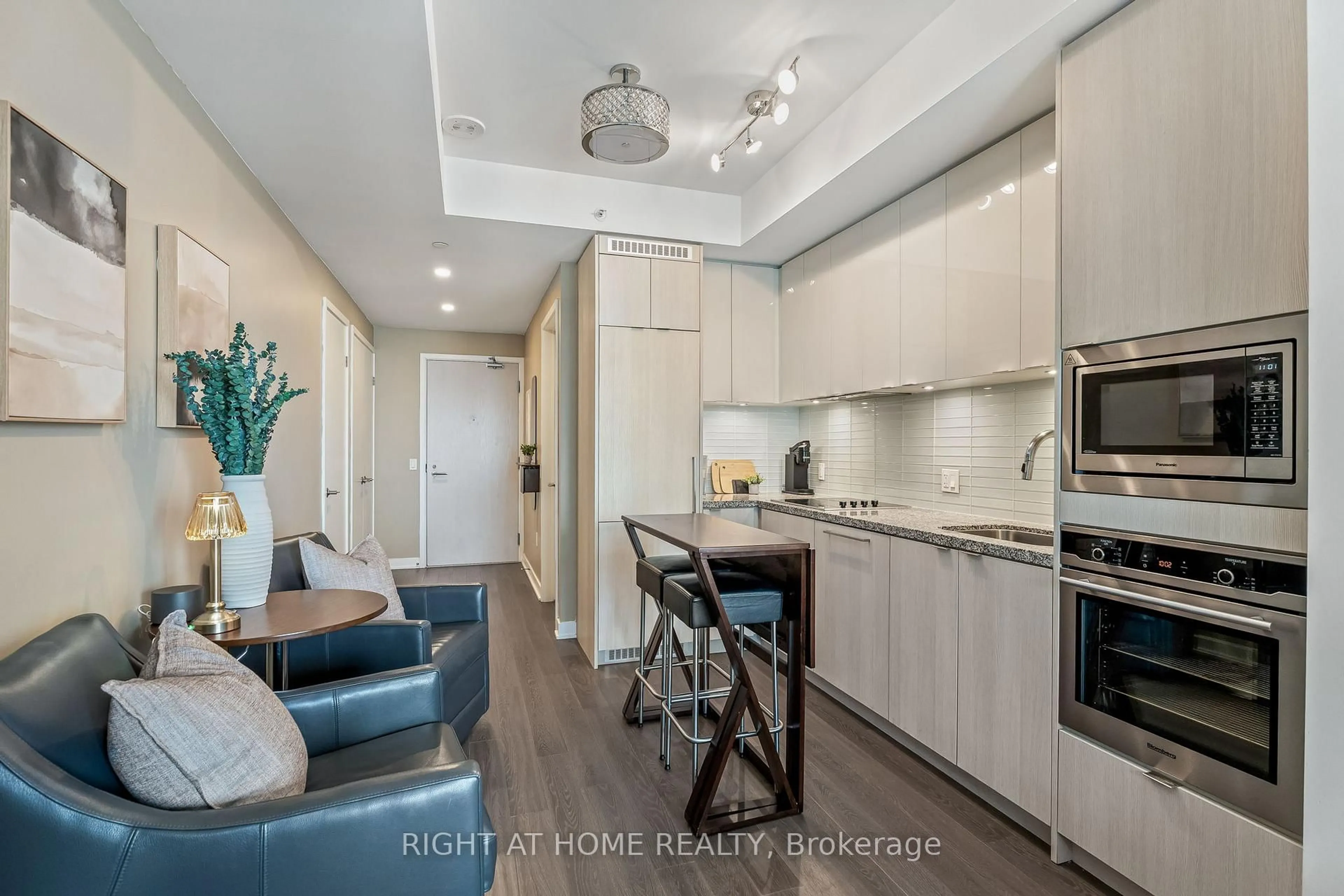 Open concept kitchen, unknown for 115 Blue Jays Way #3110, Toronto Ontario M5V 0N5