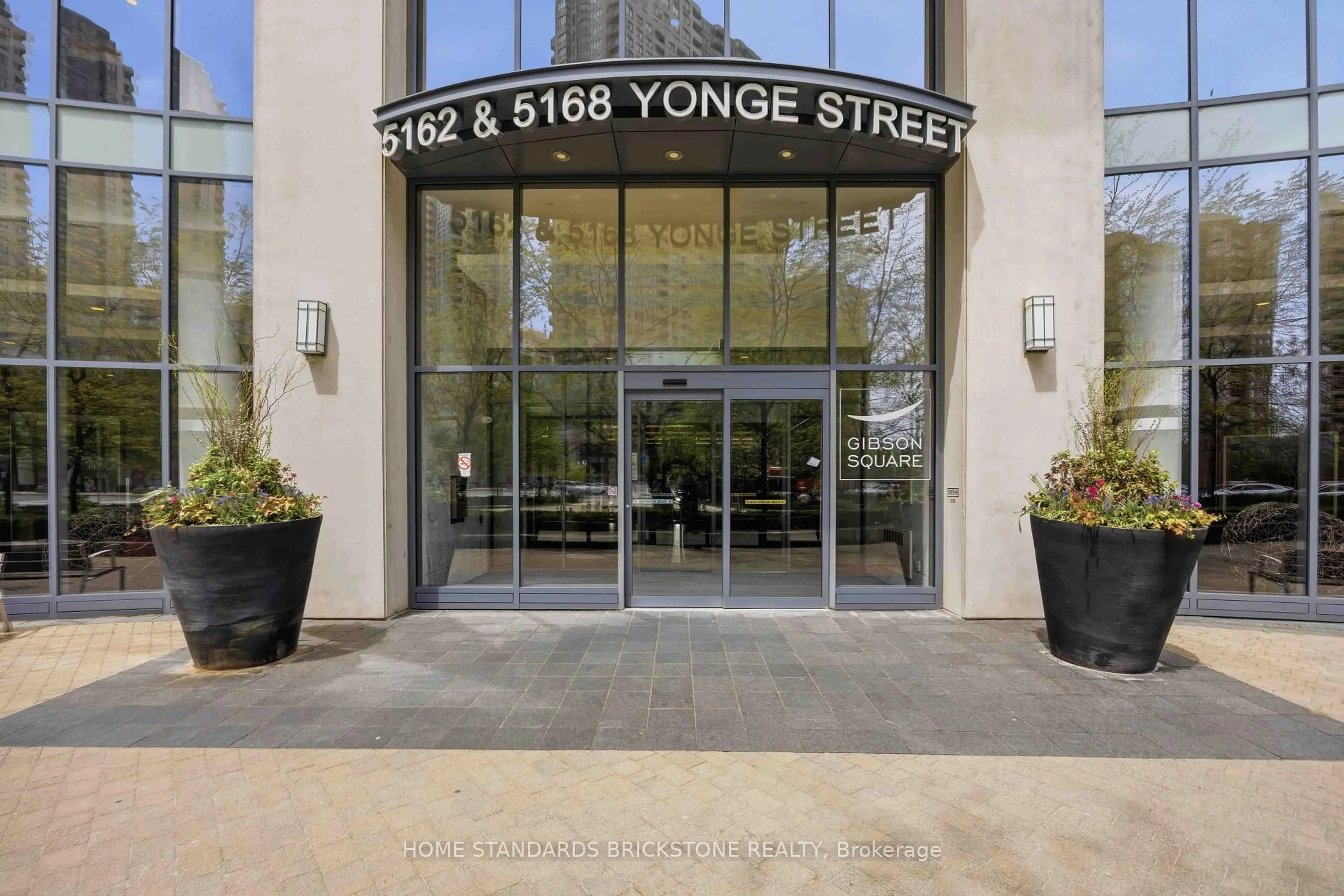Indoor foyer for 5162 Yonge St #3212, Toronto Ontario M3N 0E9