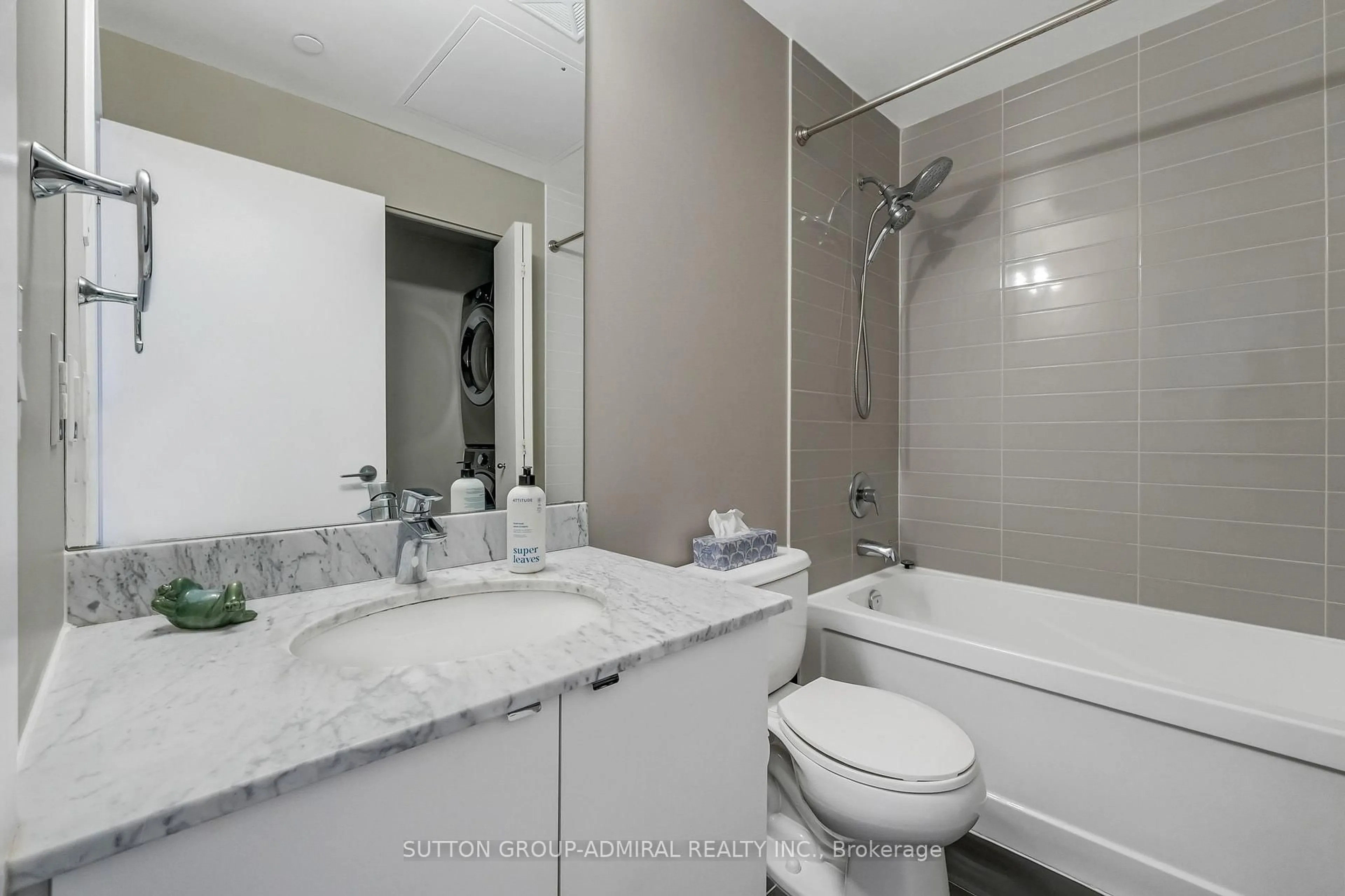 Standard bathroom, ceramic/tile floor for 51 East Liberty St #1315, Toronto Ontario M6K 3P8