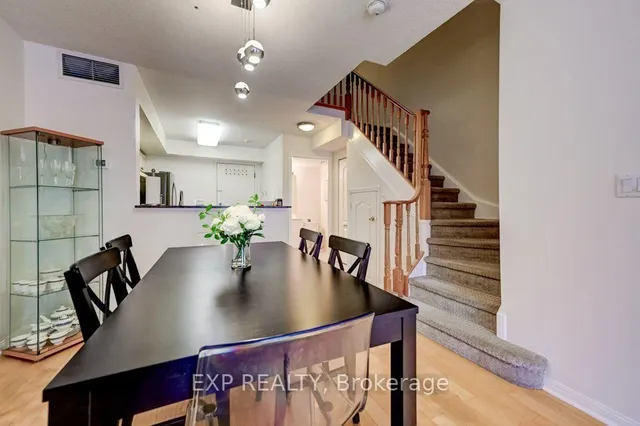 28 Sommerset Way #1716, Toronto 3