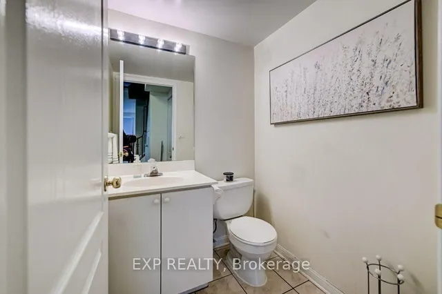 28 Sommerset Way #1716, Toronto 4