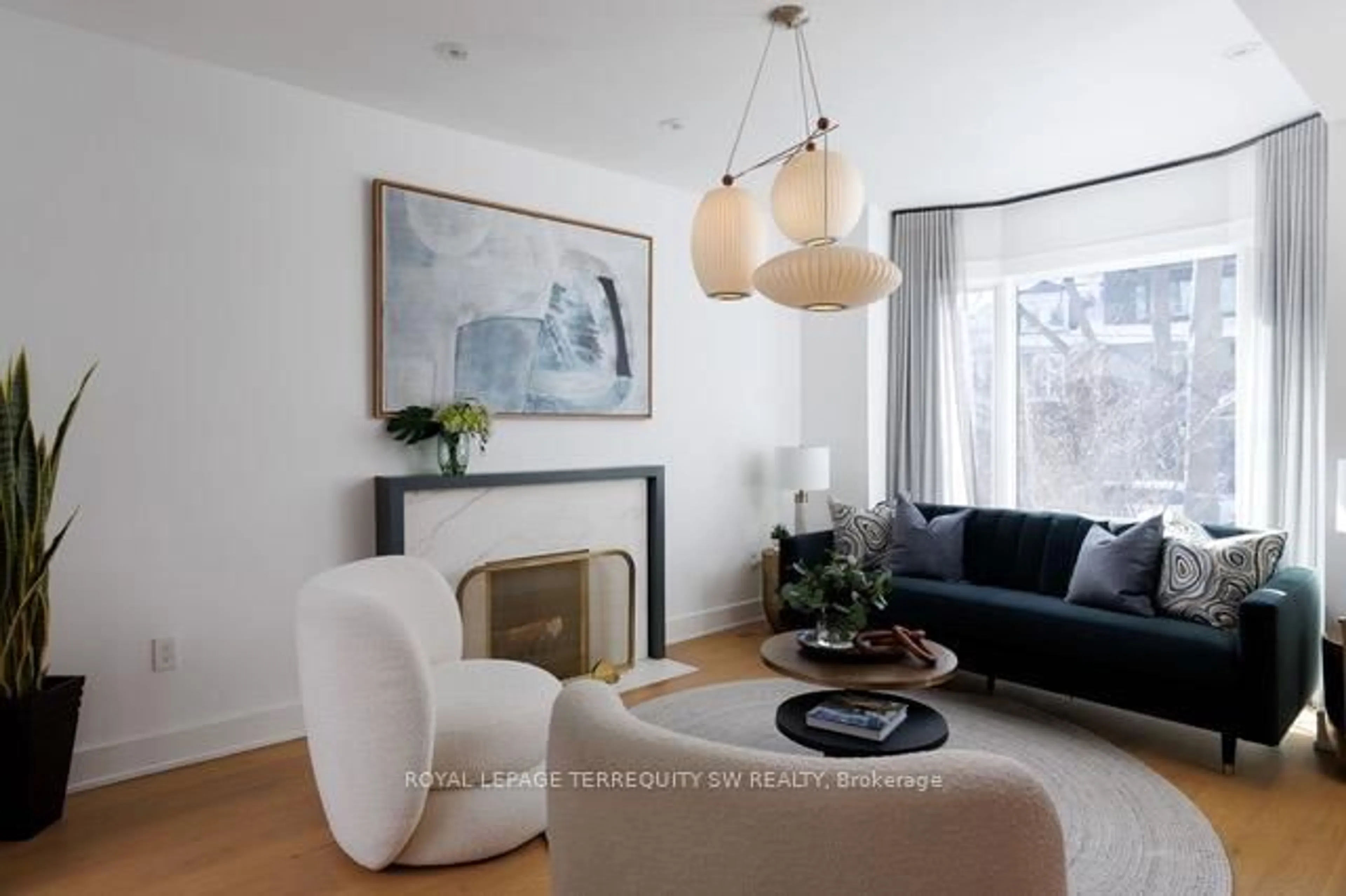Living room with furniture, wood/laminate floor for 96 Summerhill Ave, Toronto Ontario M4T 1B2