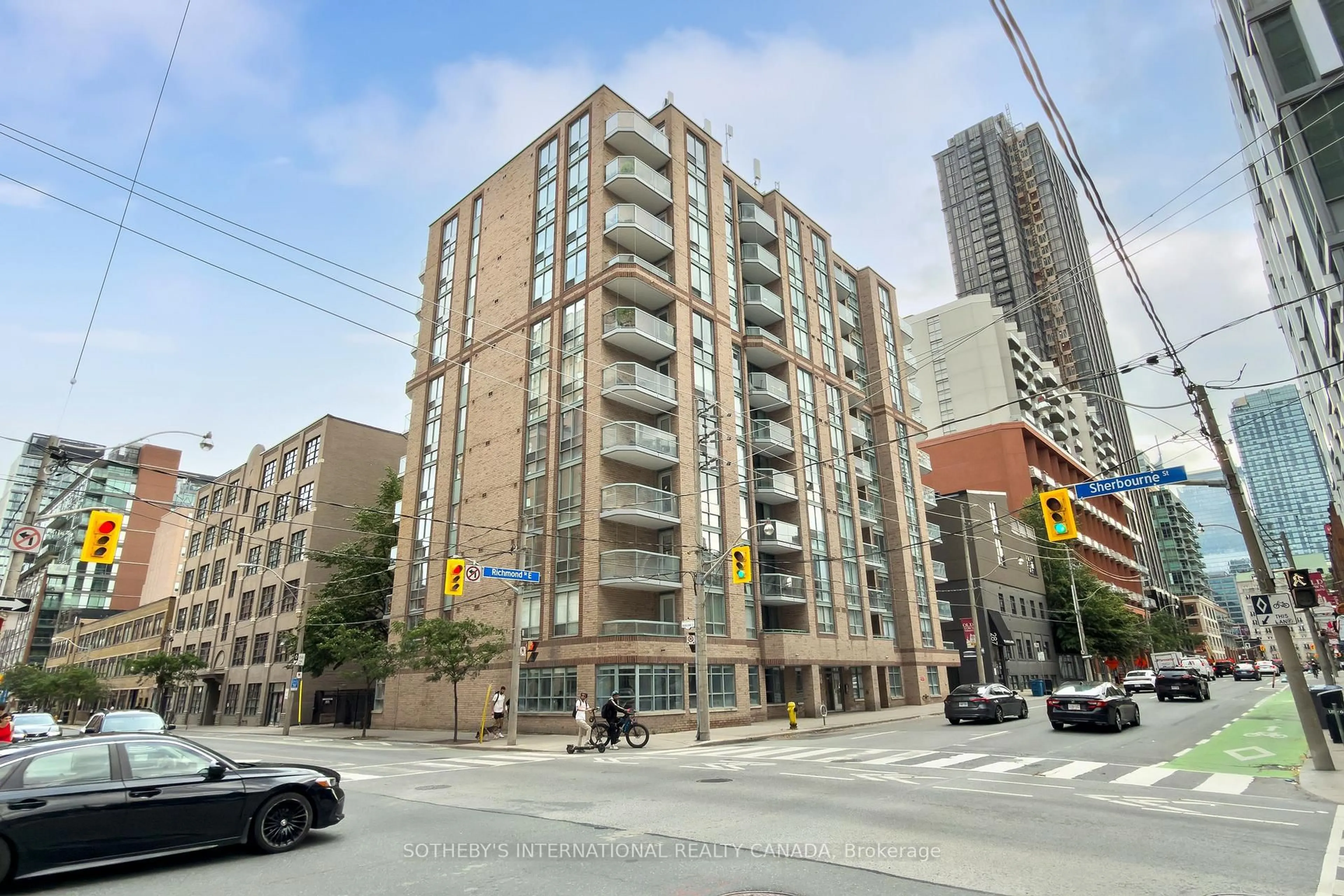 Patio, street for 311 Richmond St #408, Toronto Ontario M5A 4S8