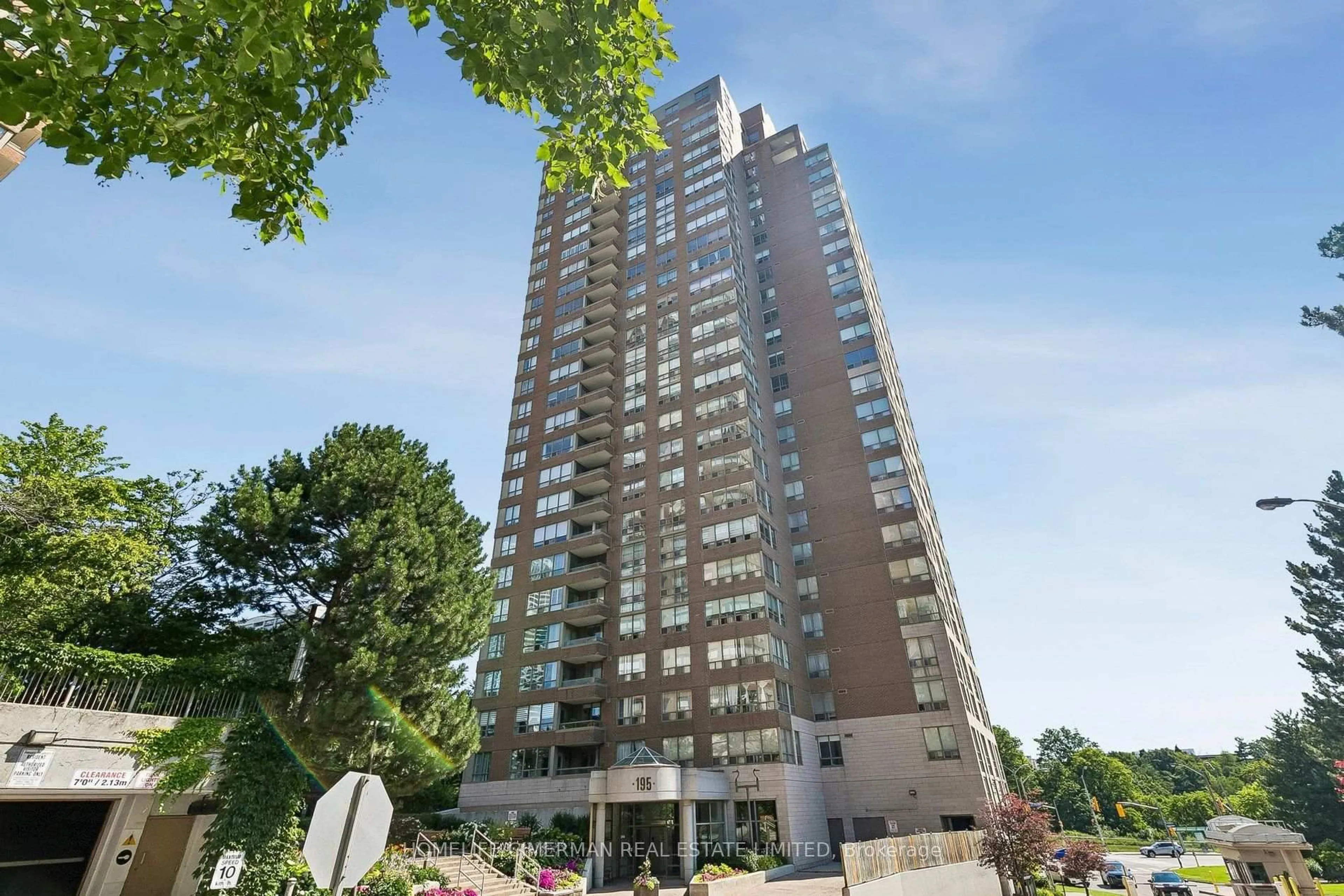 Indoor foyer for 195 Wynford Dr #1207, Toronto Ontario M3C 3P3