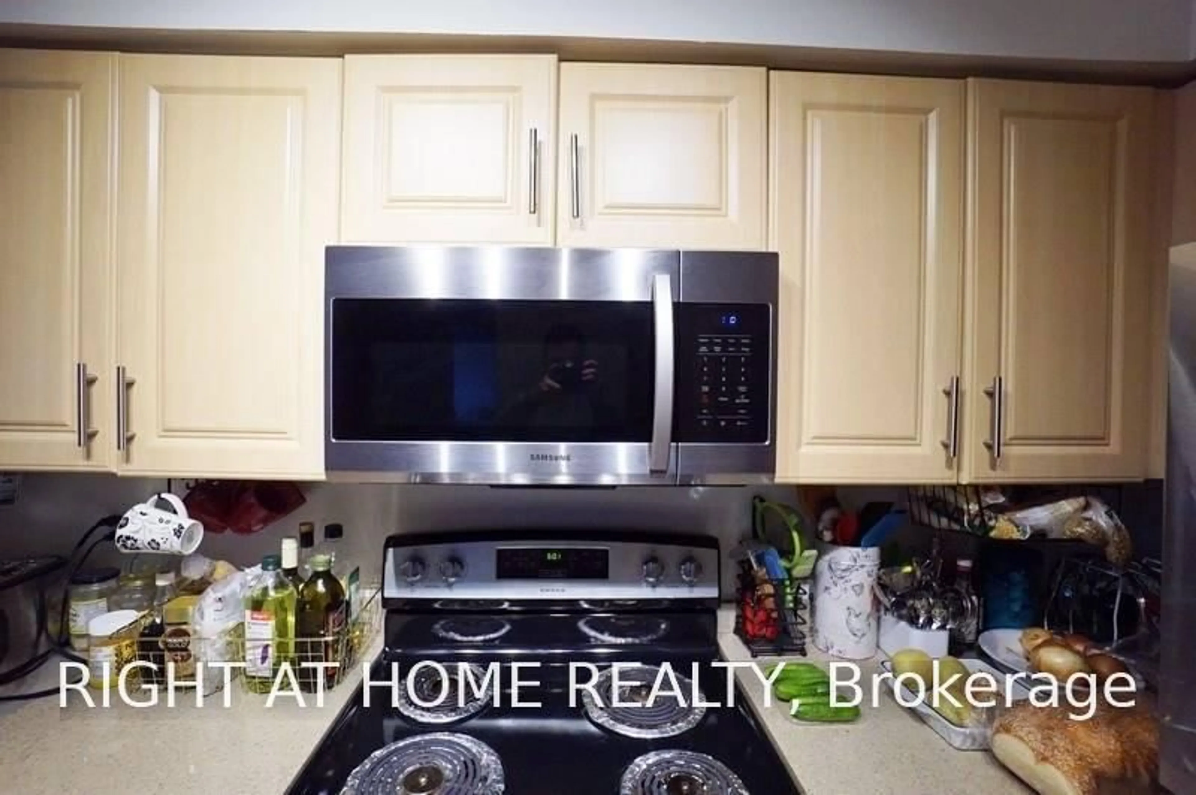 Unknown for 30 Harrison Garden Blvd #207, Toronto Ontario M2N 7A9