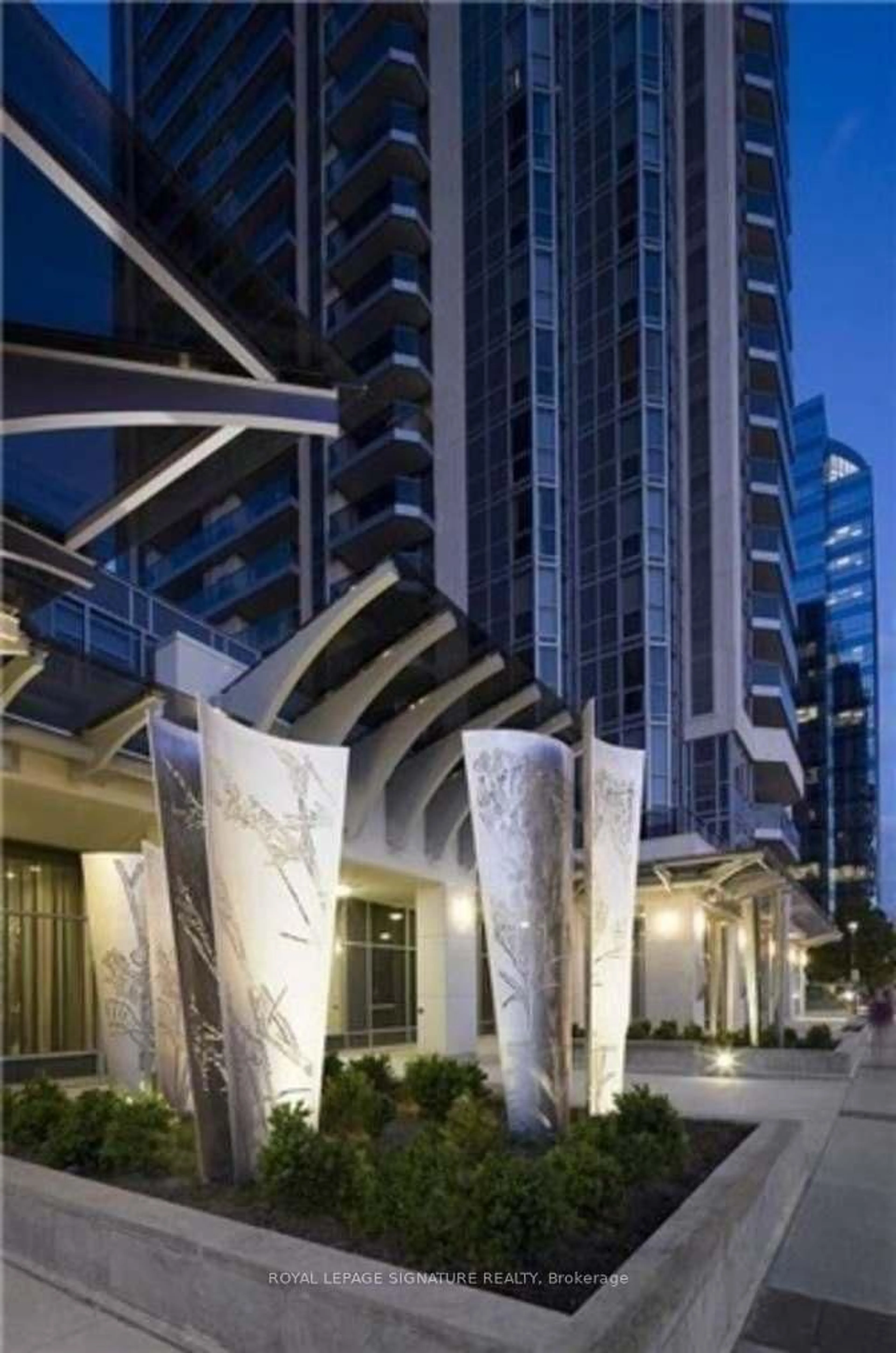Indoor foyer for 5793 Yonge St #705, Toronto Ontario M2M 0A9
