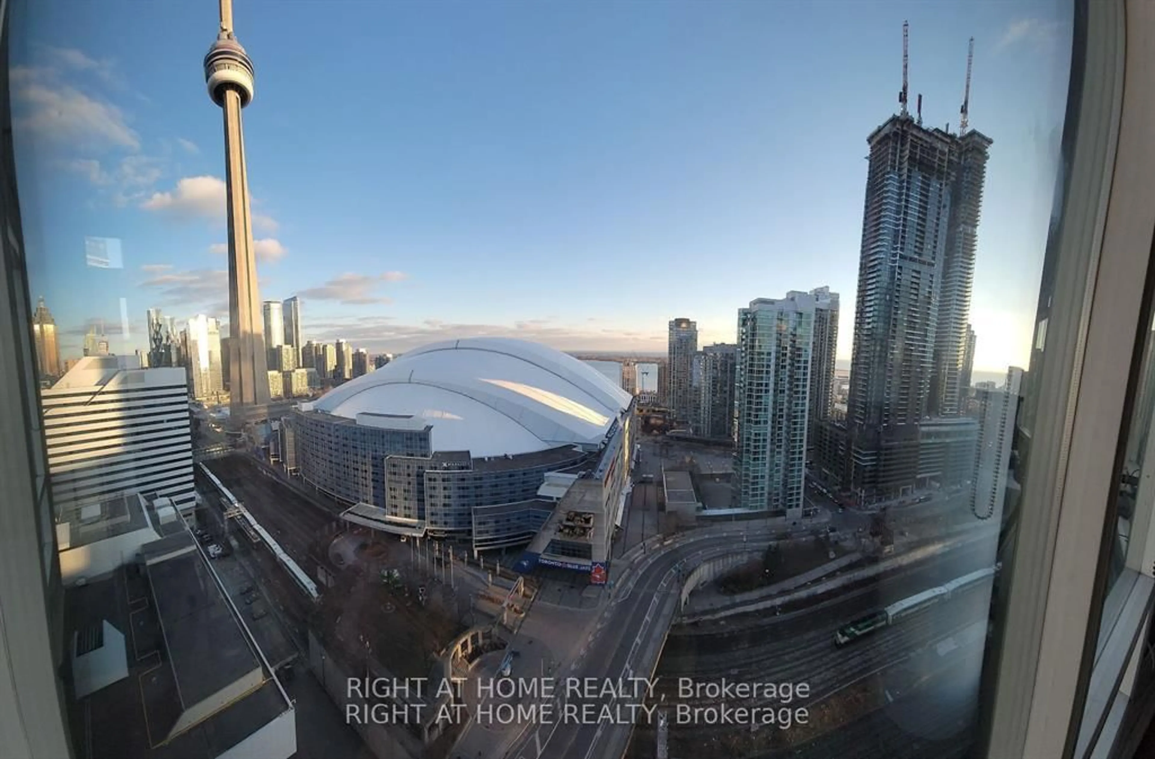 Blurry image for 361 Front St #3205, Toronto Ontario M5V 3R5