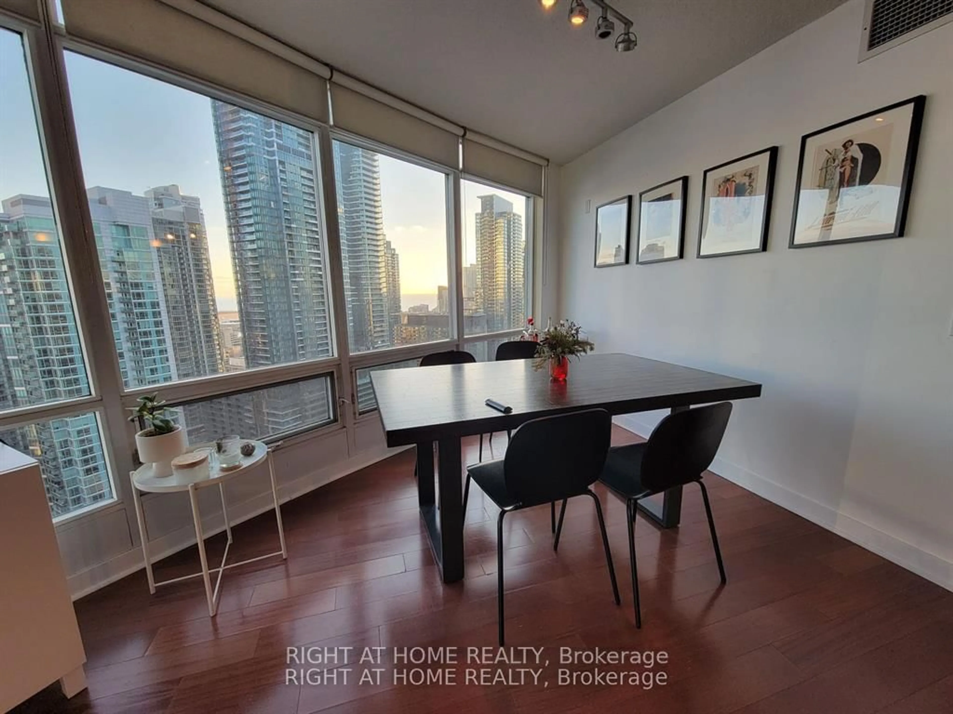 A pic of a room for 361 Front St #3205, Toronto Ontario M5V 3R5