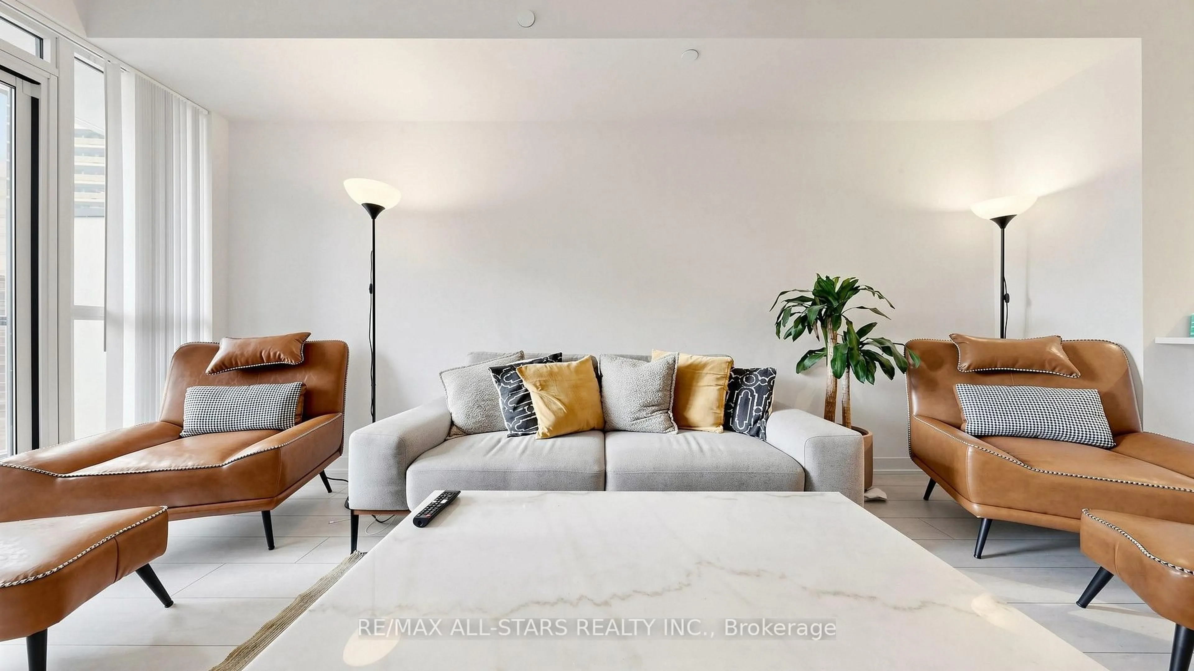 Living room with furniture, unknown for 4955 Yonge St #1609, Toronto Ontario M2N 0L8