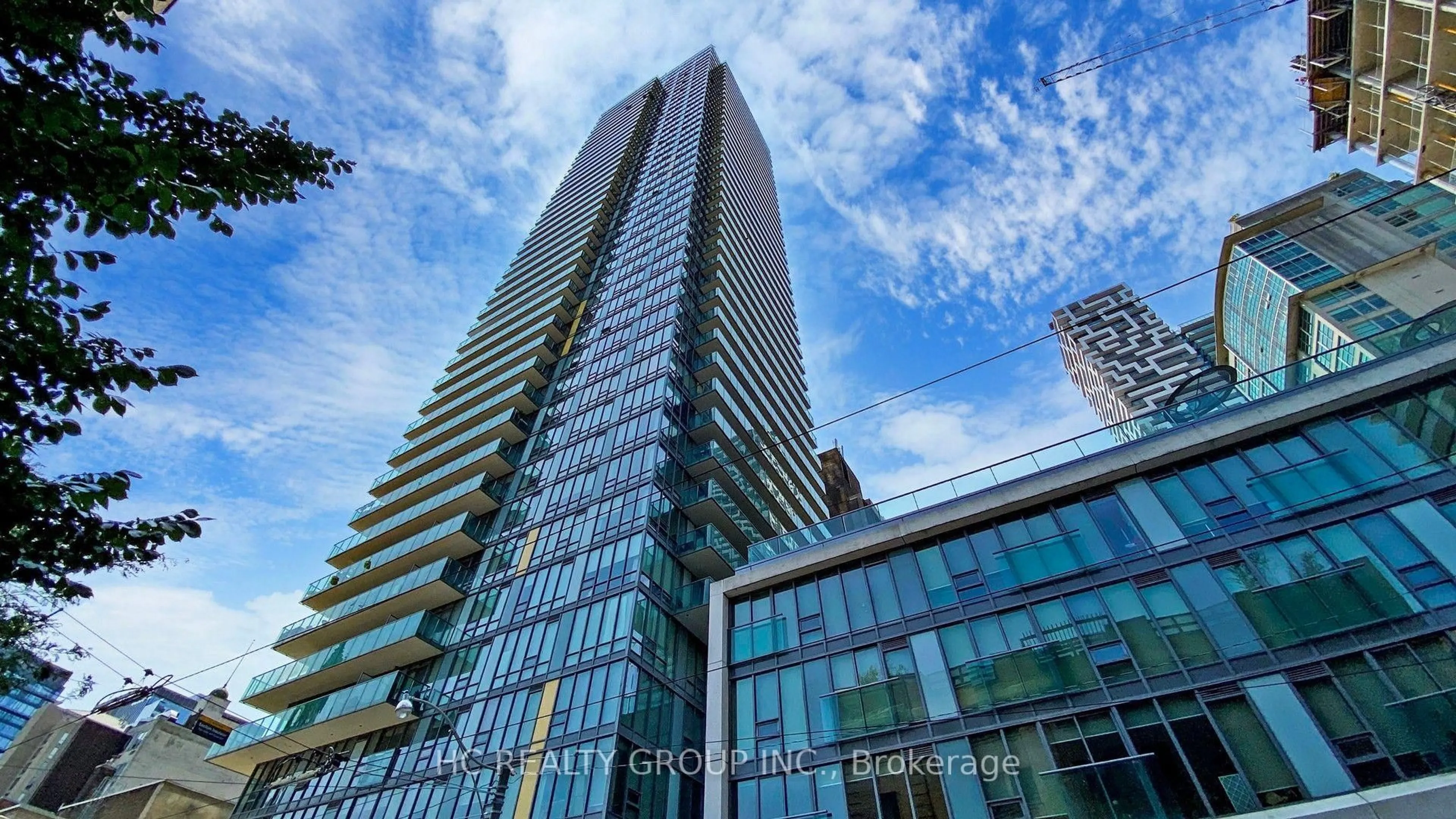 A pic from outside/outdoor area/front of a property/back of a property/a pic from drone, building for 33 Lombard St #3504, Toronto Ontario M5C 3H8