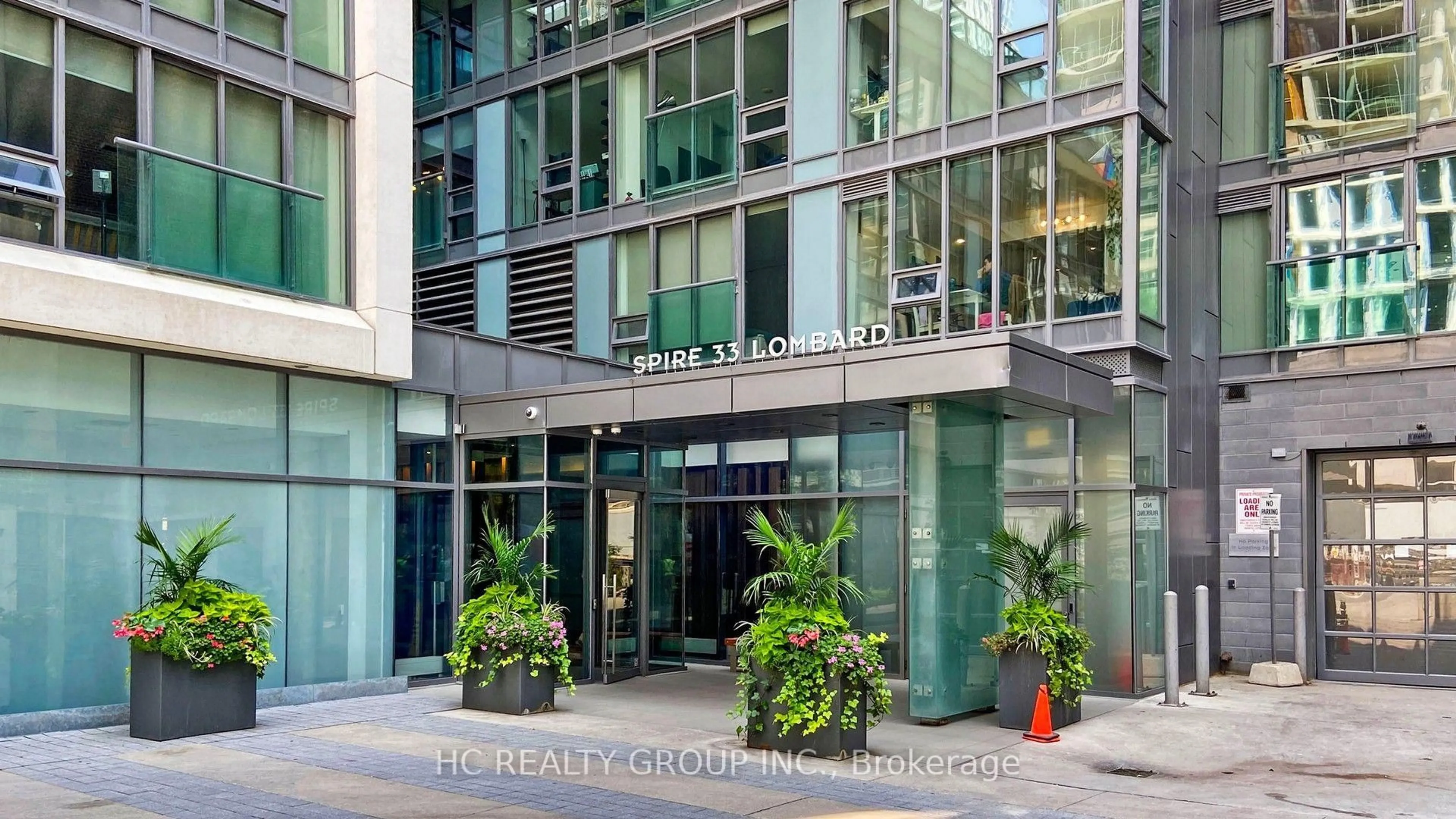 Indoor foyer for 33 Lombard St #3504, Toronto Ontario M5C 3H8