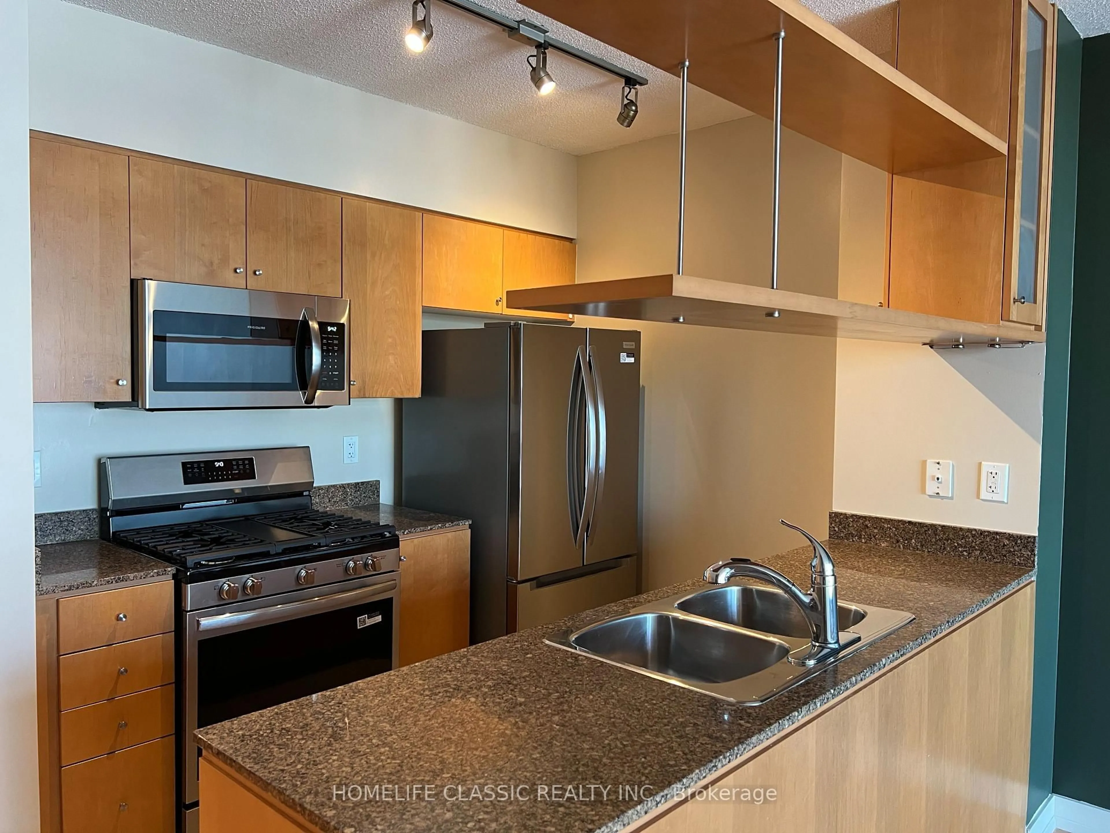 Standard kitchen, unknown for 10 Navy Wharf Crt #3508, Toronto Ontario M5V 3V2
