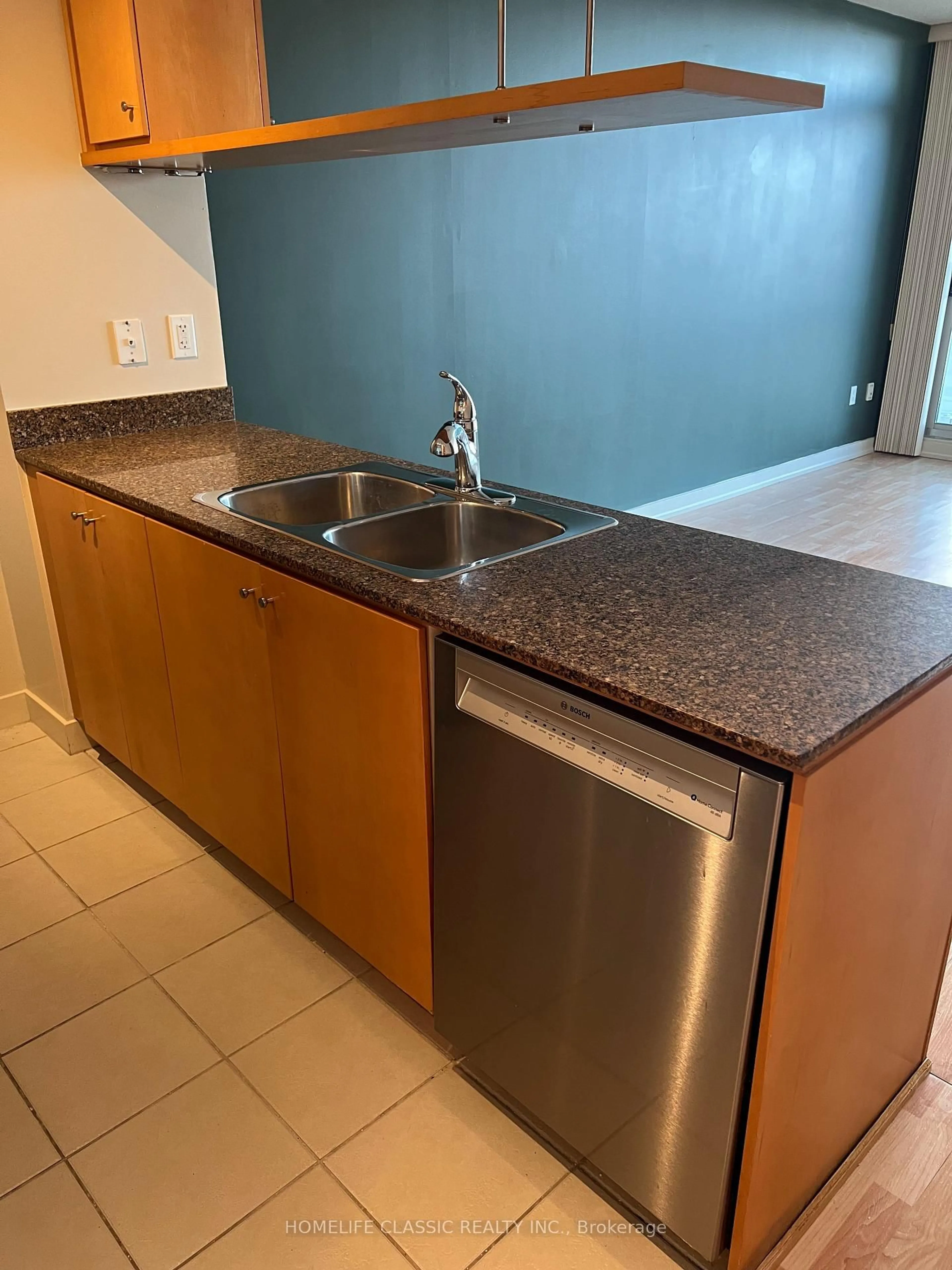 Standard kitchen, unknown for 10 Navy Wharf Crt #3508, Toronto Ontario M5V 3V2