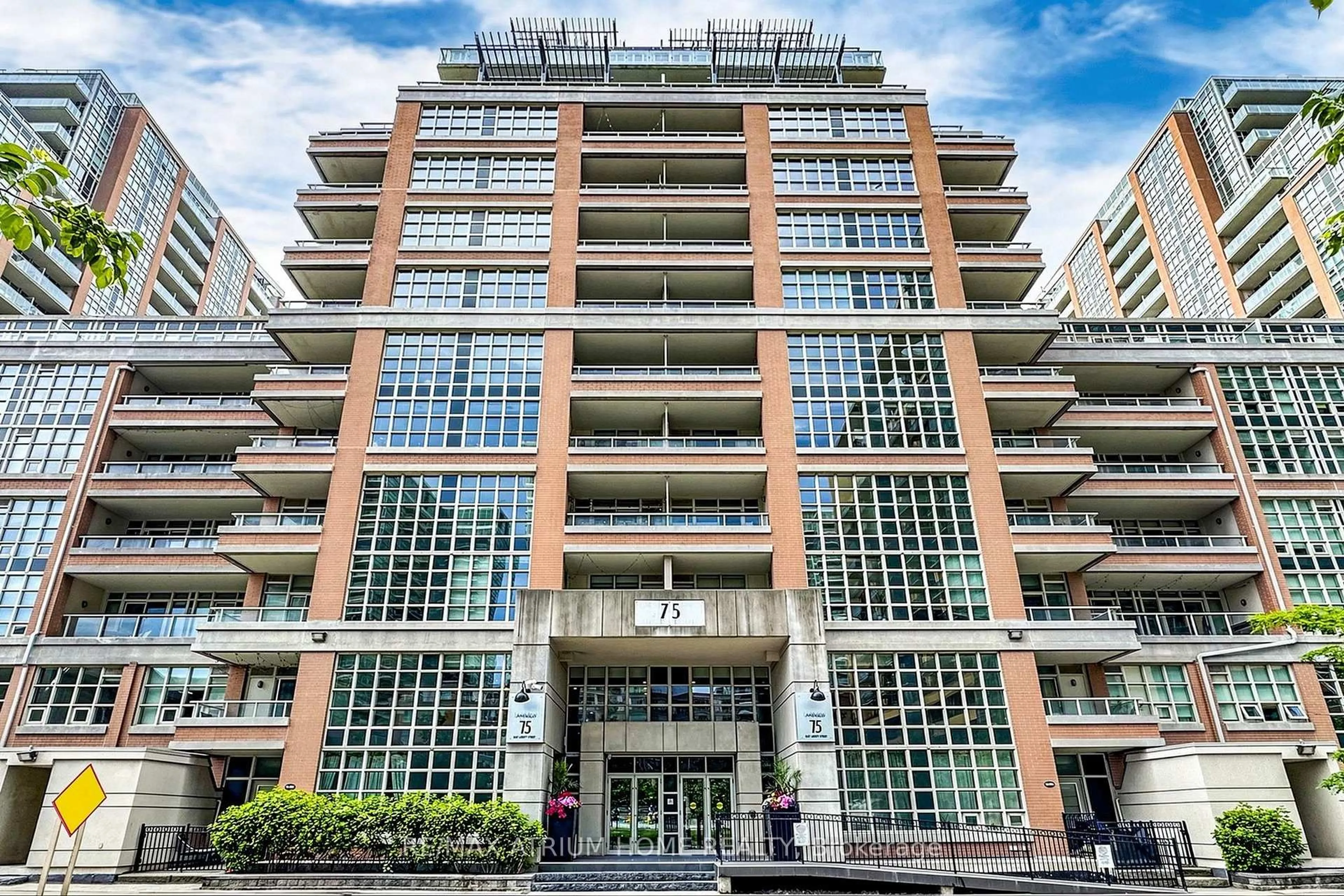 Indoor foyer for 75 East Liberty St #912, Toronto Ontario M6K 3R3