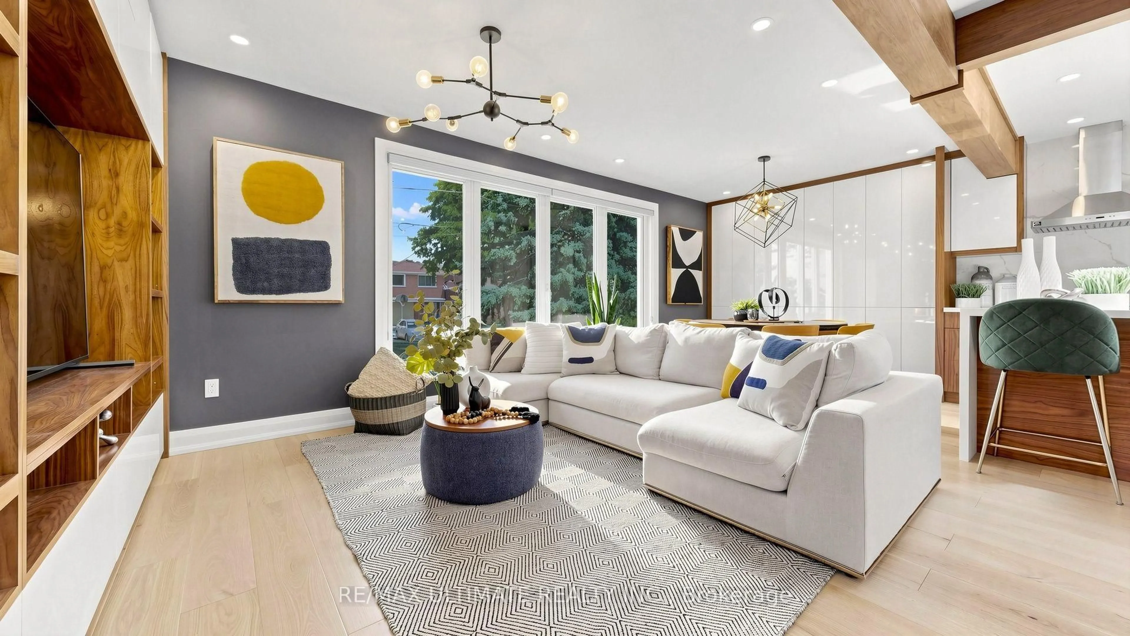 Living room with furniture, ceramic/tile floor for 73 Bowerbank Dr, Toronto Ontario M2M 1Z9