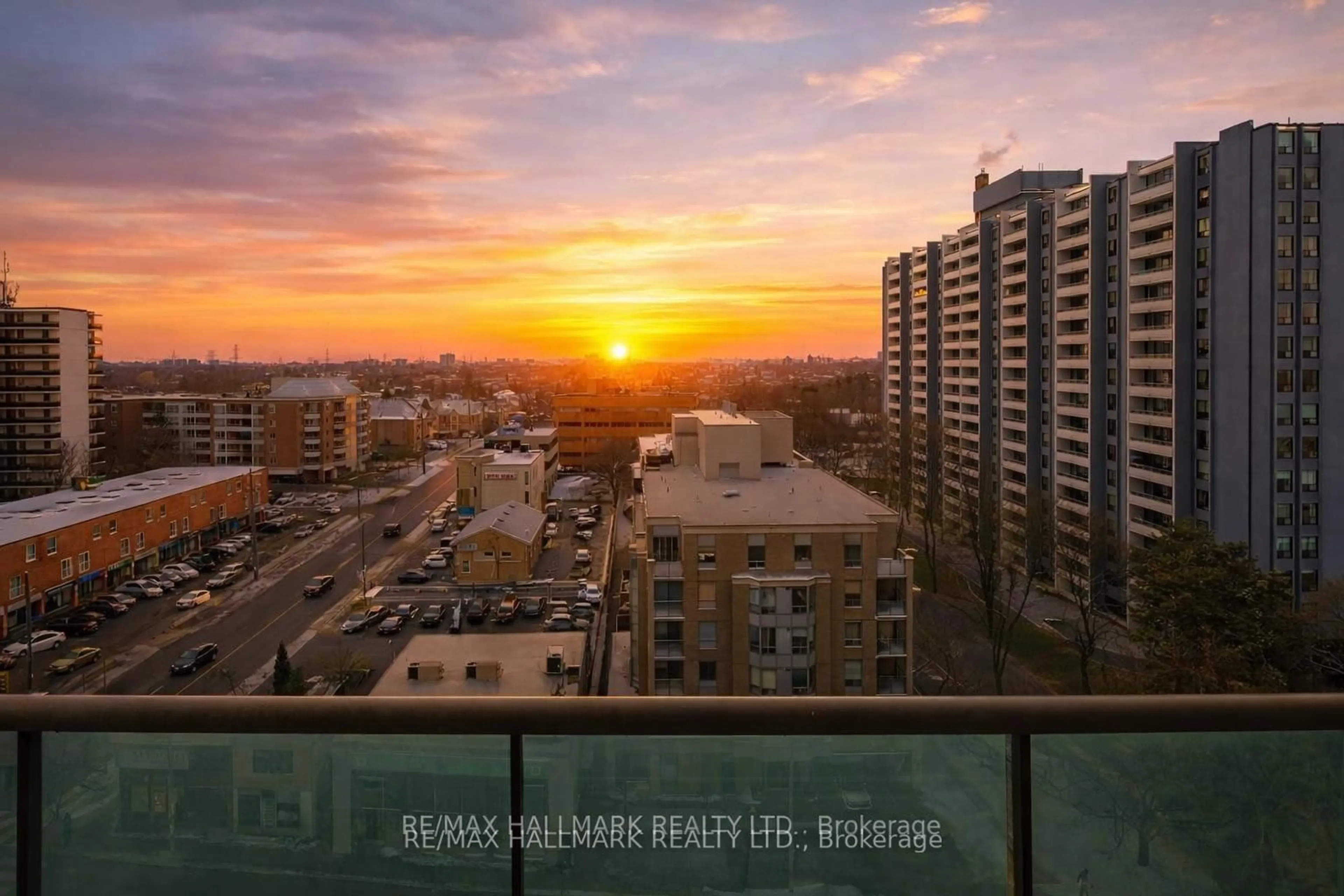 Balcony in the apartment, city buildings view from balcony for 5949 Yonge St #1105, Toronto Ontario M2M 3V8