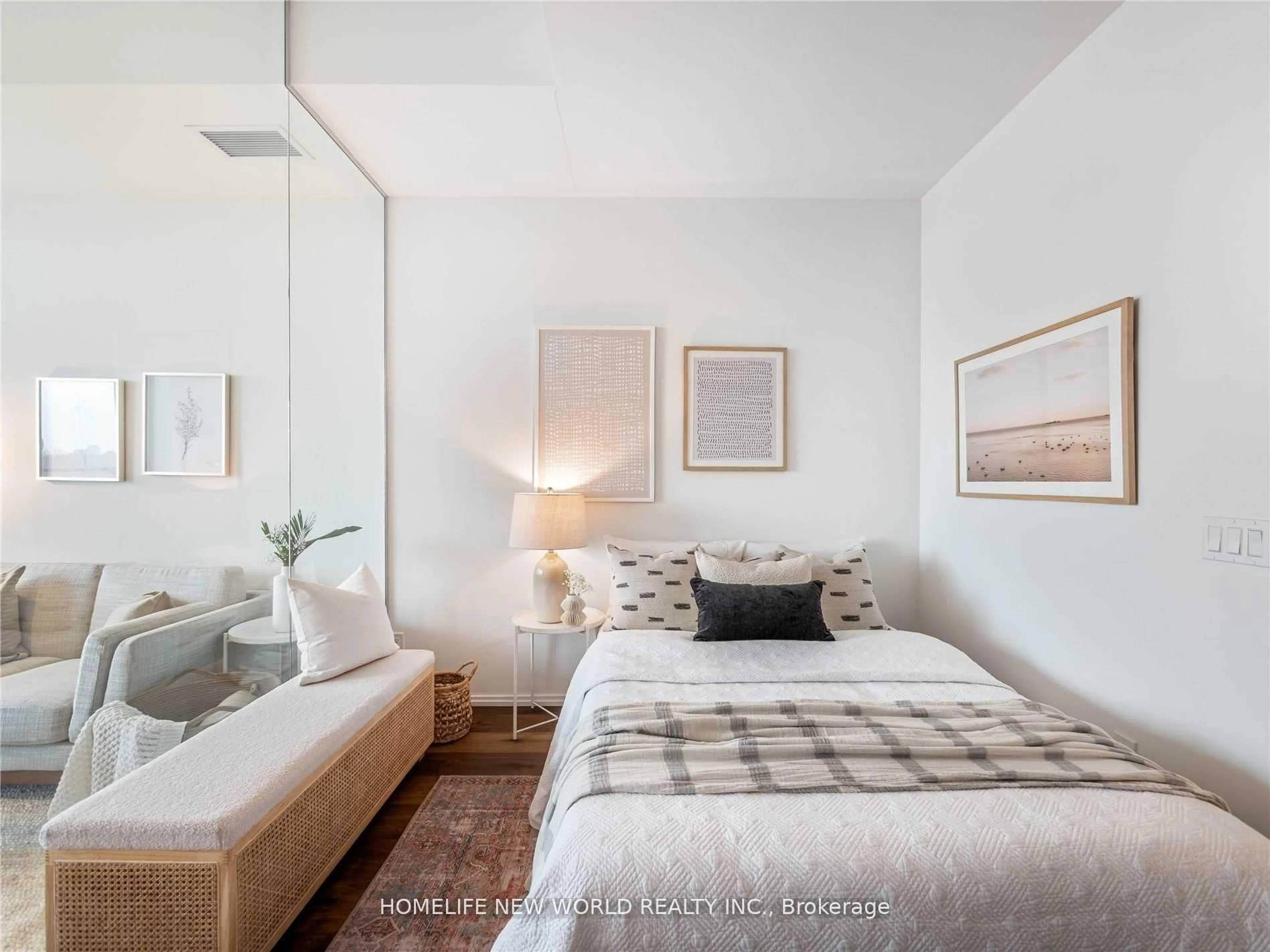 Bedroom with bed, unknown for 8 Hillsdale Ave #920, Toronto Ontario M4S 1T5