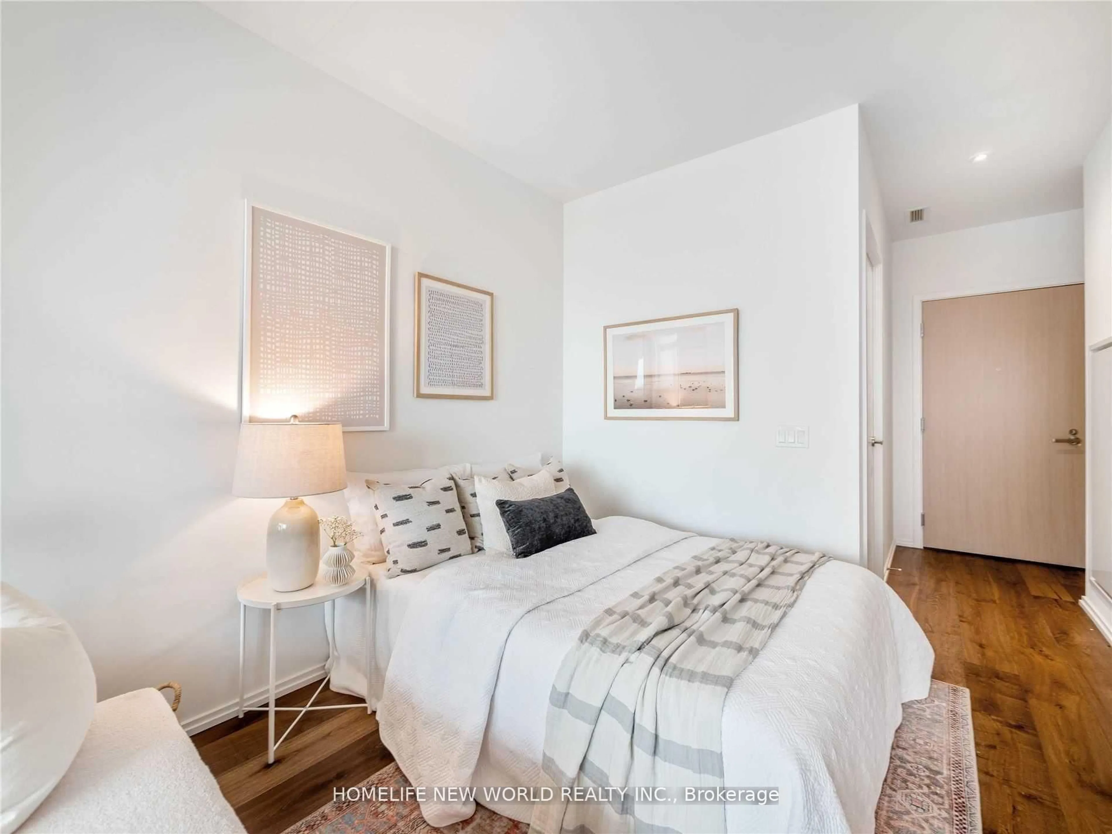 Bedroom with bed, unknown for 8 Hillsdale Ave #920, Toronto Ontario M4S 1T5