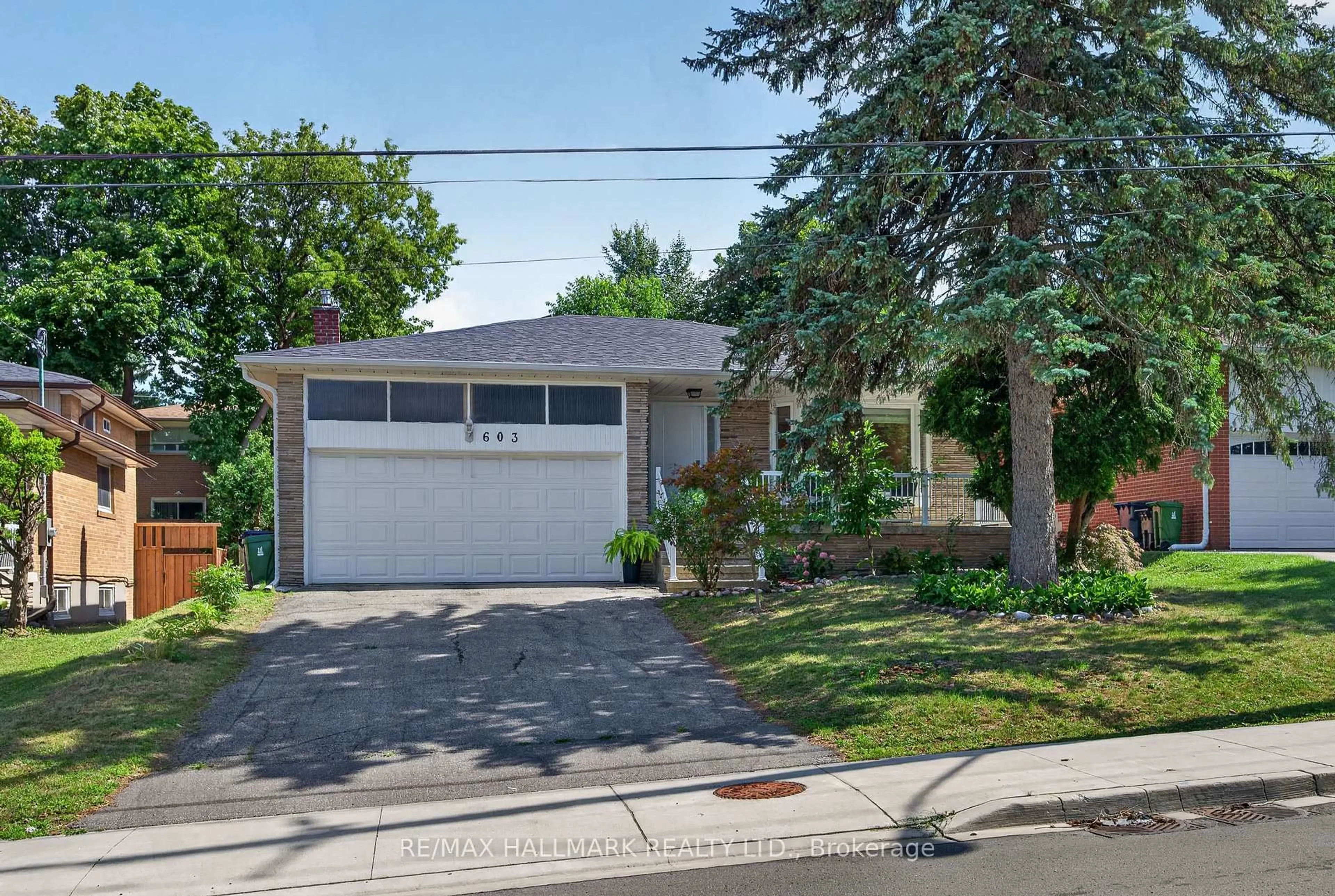 Home with brick exterior material, street for 603 Cummer Ave, Toronto Ontario M2K 2M5