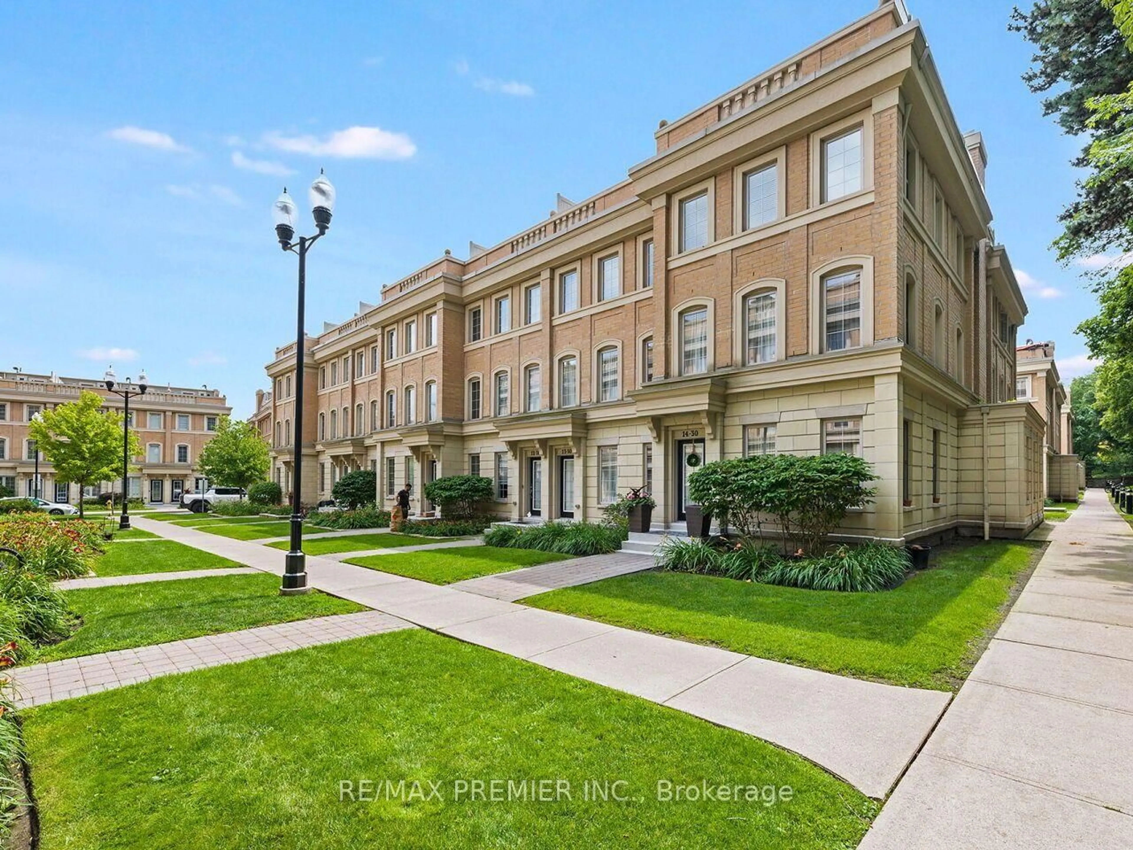 A pic from outside/outdoor area/front of a property/back of a property/a pic from drone, street for 30 Hargrave Lane #14, Toronto Ontario M4N 0A4