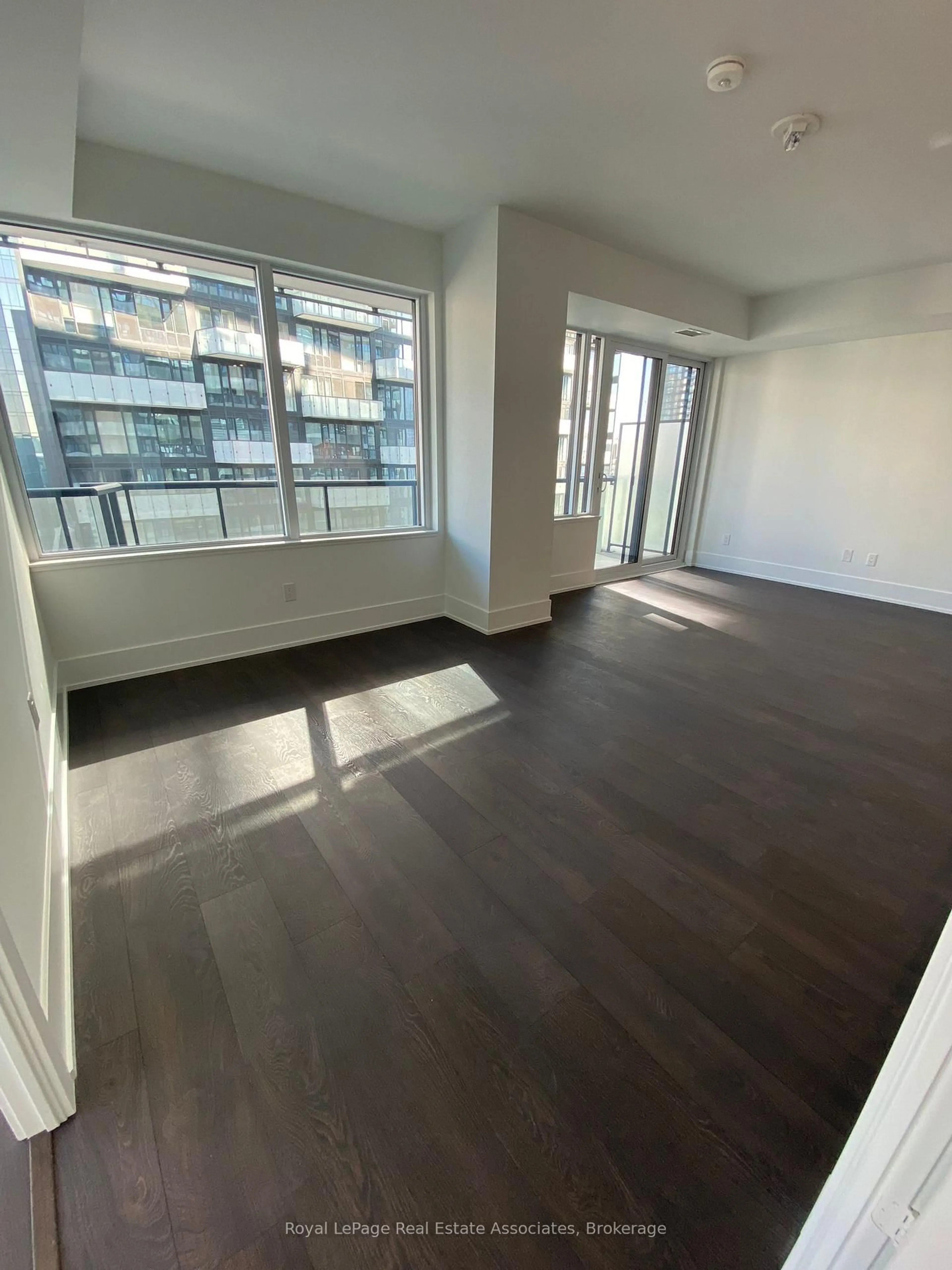 A pic of a room for 480 Front St #1206, Toronto Ontario M5V 0V6