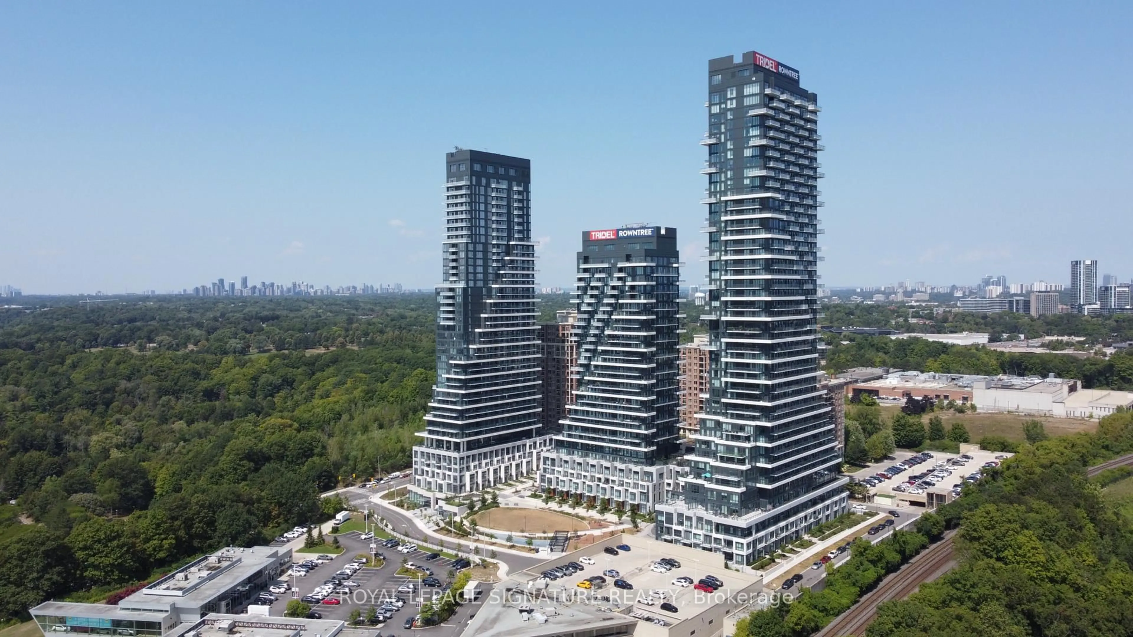 A pic from outside/outdoor area/front of a property/back of a property/a pic from drone, city buildings view from balcony for 30 Inn On The Park Dr #2009, Toronto Ontario M3C 0P7
