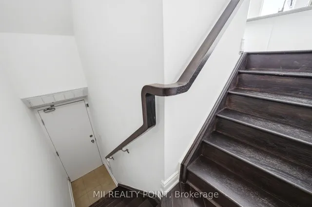 2 Maxwell St #201, Toronto 5