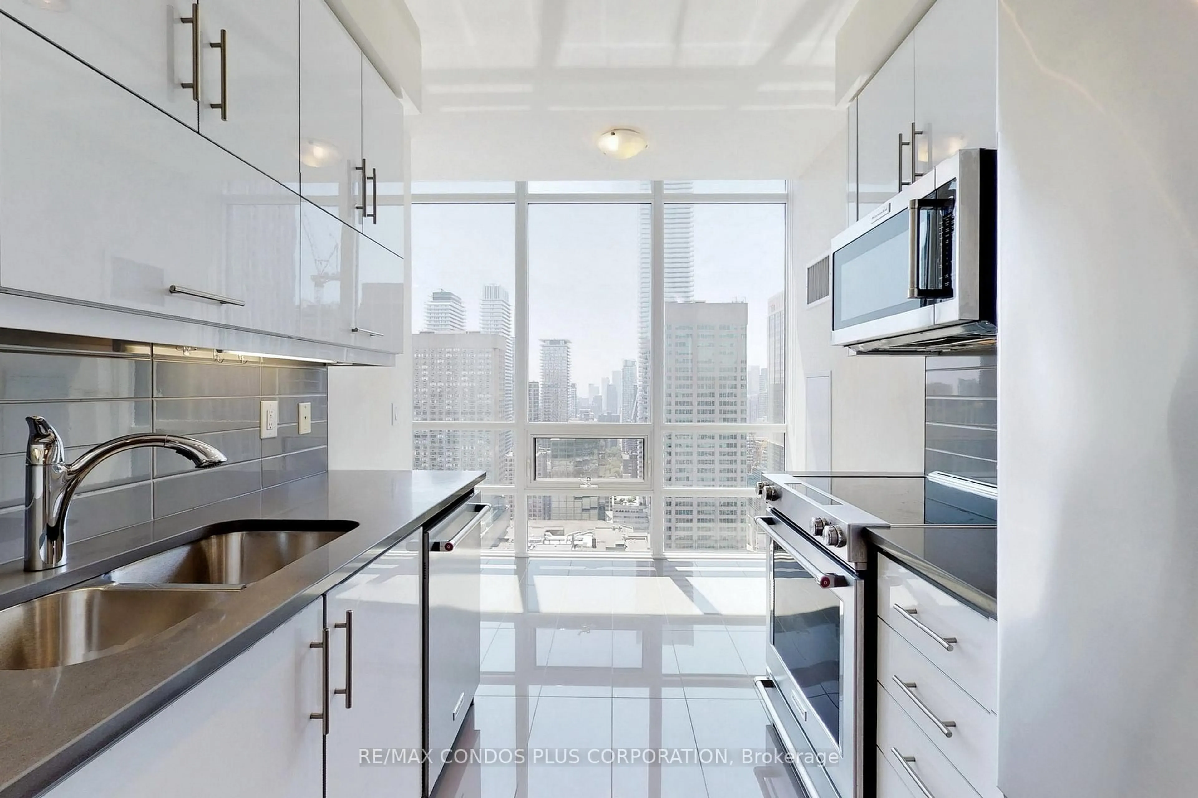 Unknown for 825 Church St #3807, Toronto Ontario M4W 3Z4