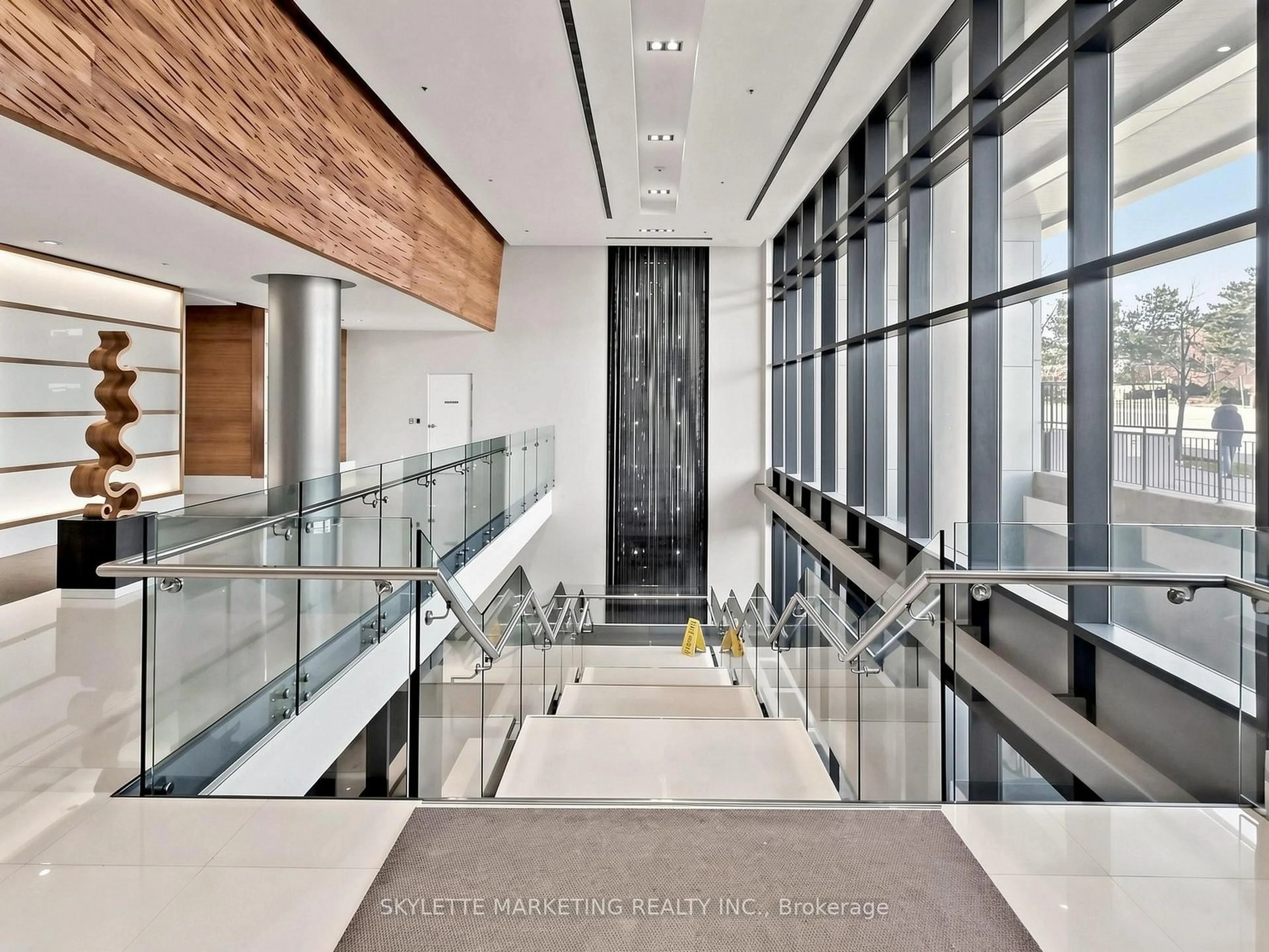 Indoor foyer for 2885 Bayview Ave #1029, Toronto Ontario M2K 0A3