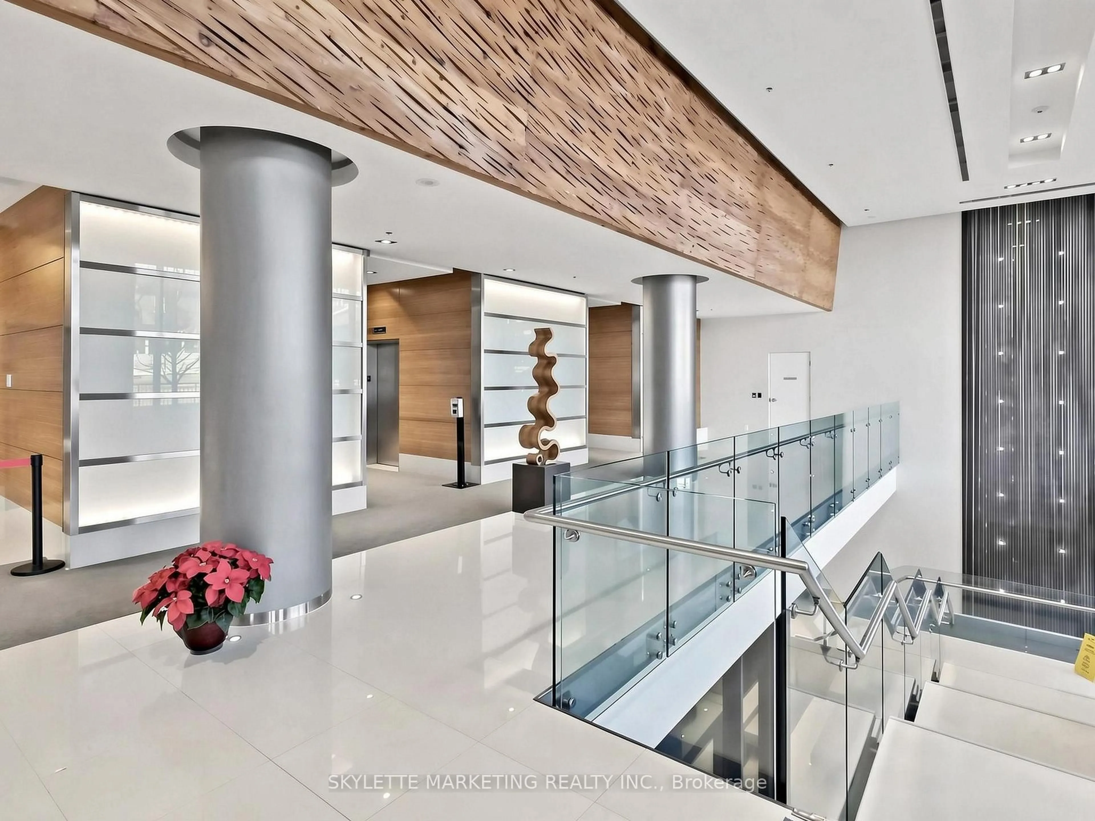 Indoor foyer for 2885 Bayview Ave #1029, Toronto Ontario M2K 0A3
