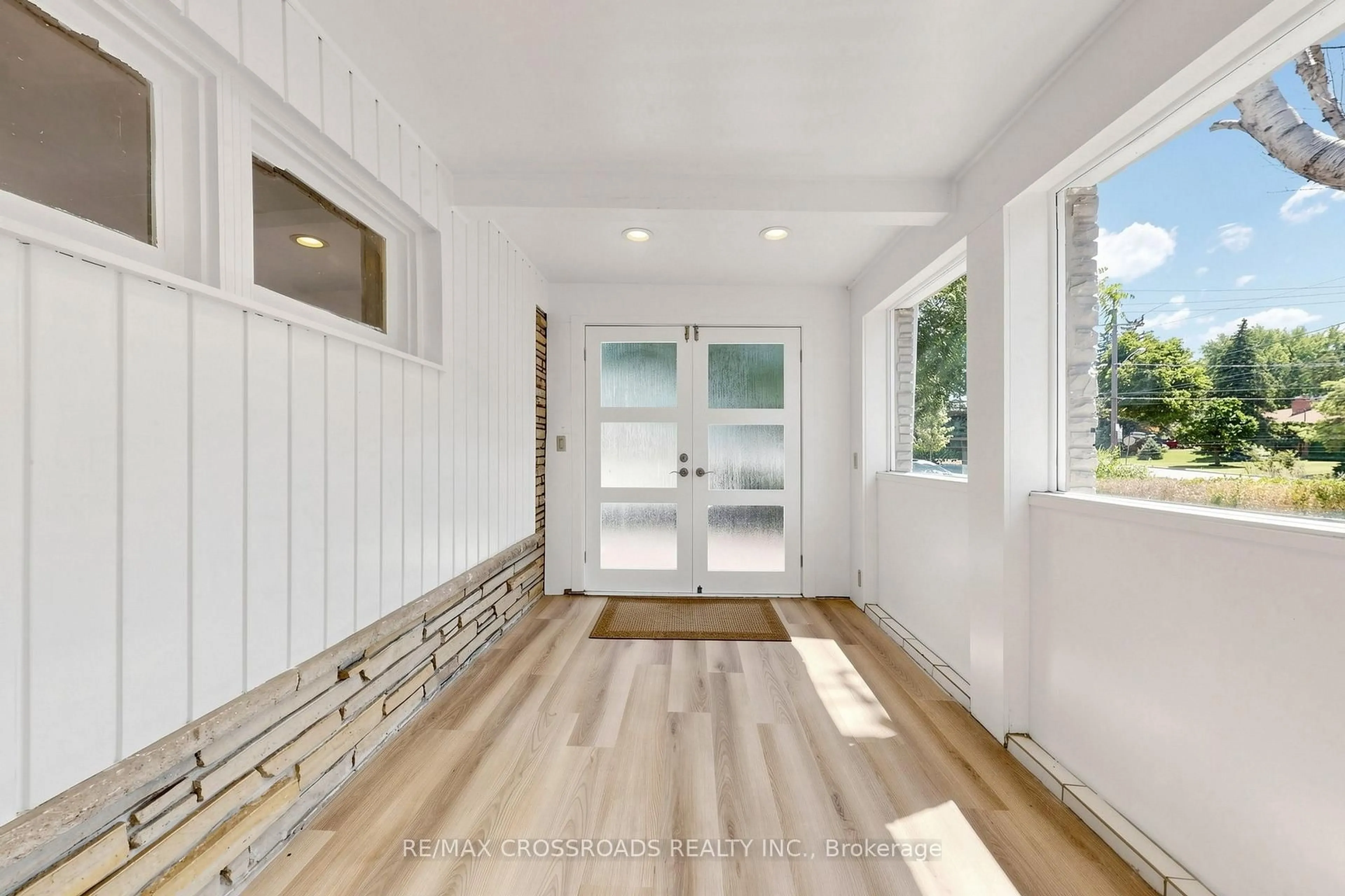 Indoor entryway for 15 Alamosa Dr, Toronto Ontario M2J 2N6