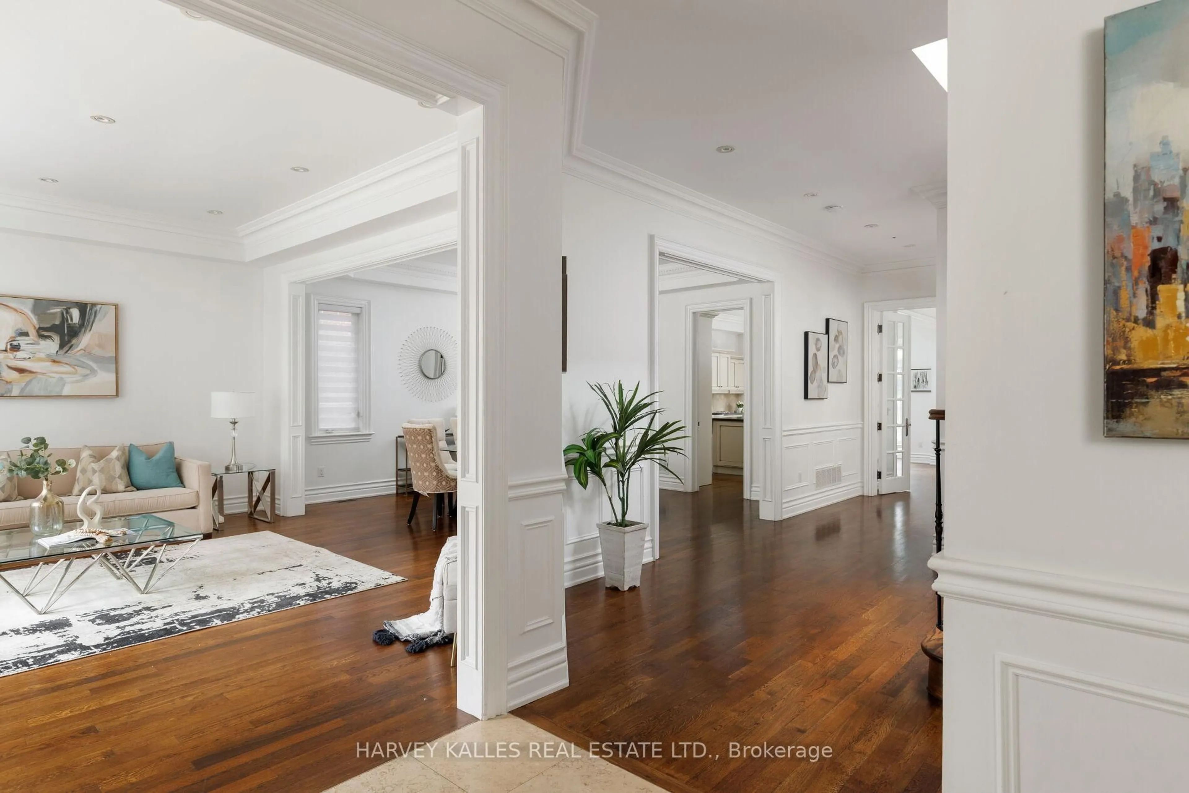 Indoor entryway for 188 Florence Ave, Toronto Ontario M2N 1G4